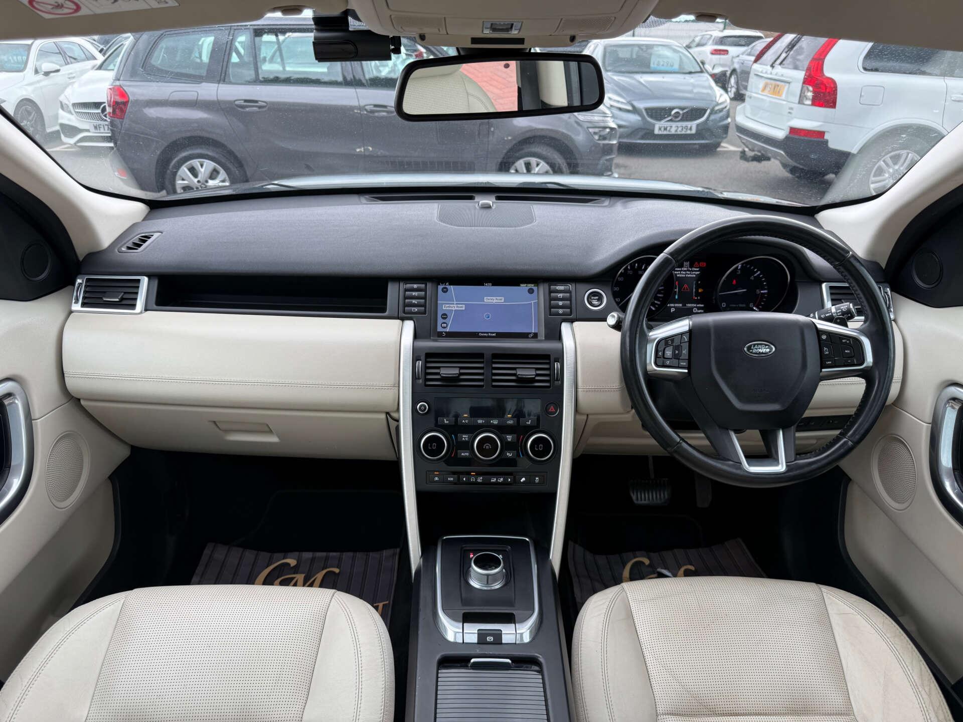 Land Rover Discovery Sport view 74