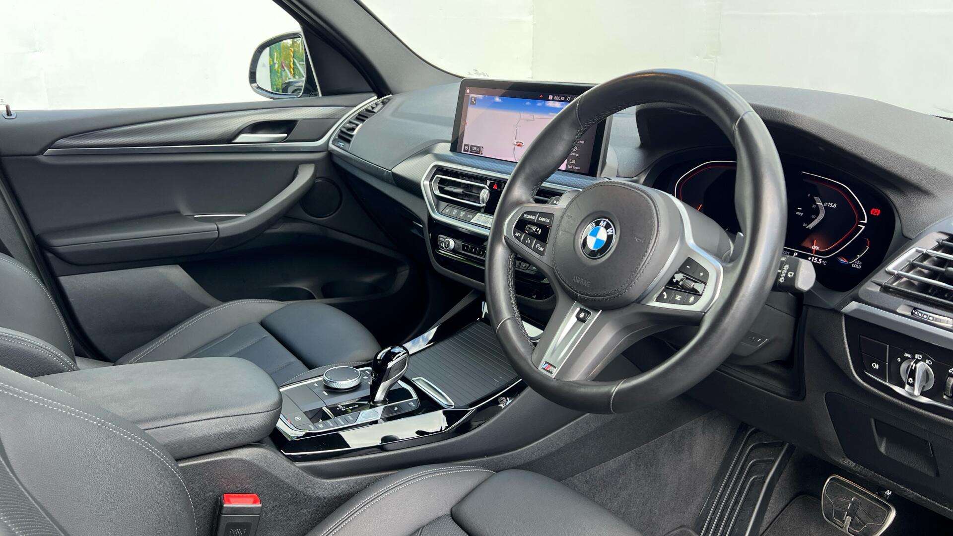 BMW X3 view 6