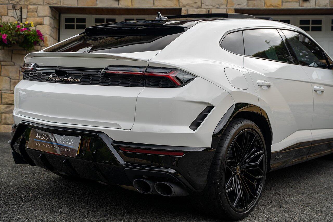 Lamborghini Urus view 17
