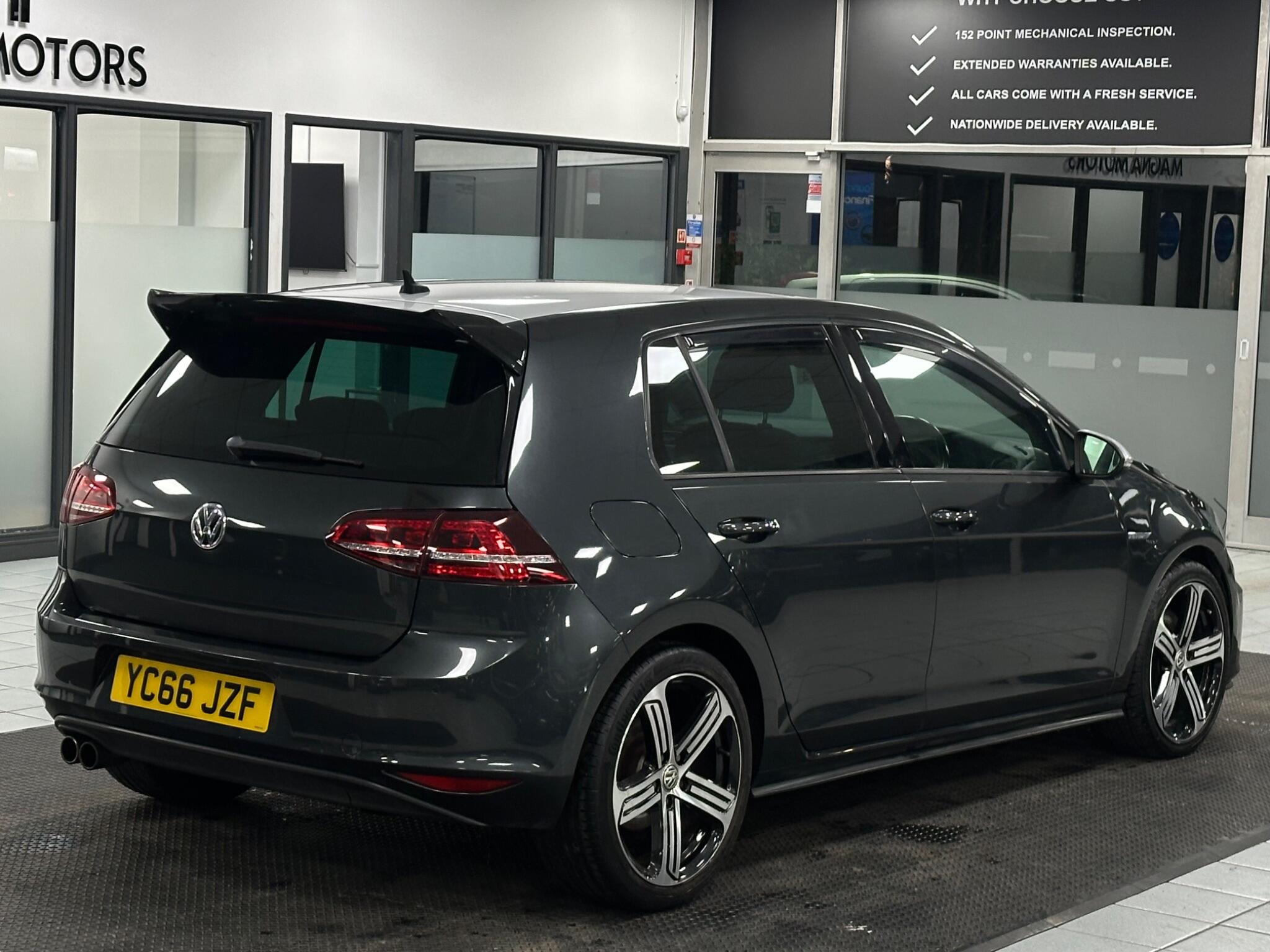 Volkswagen Golf view 14