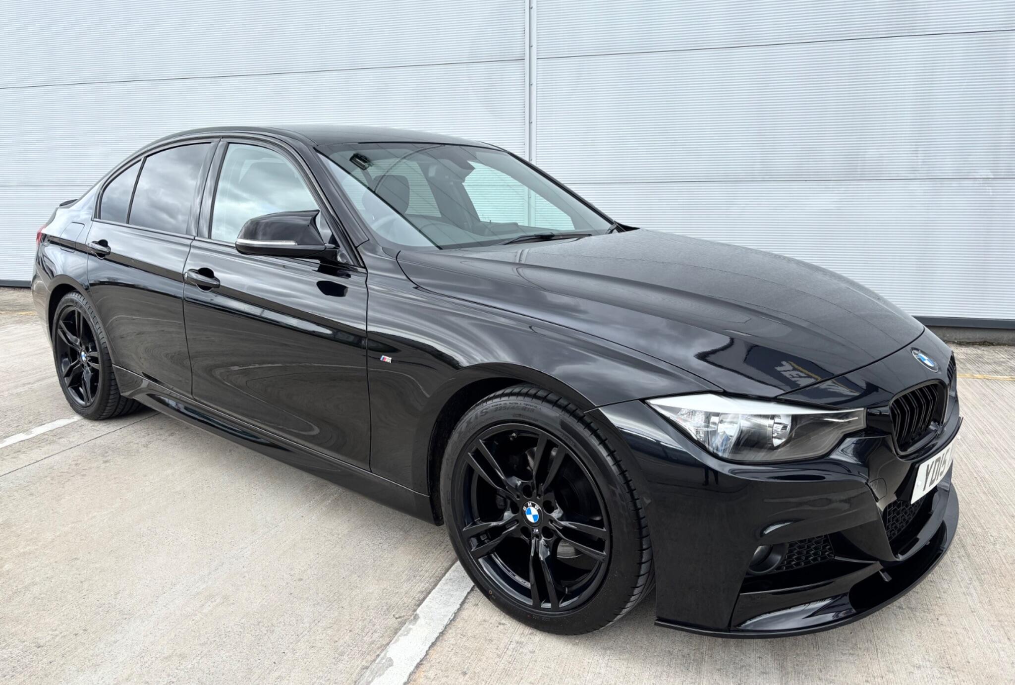 BMW 3 Series view 4
