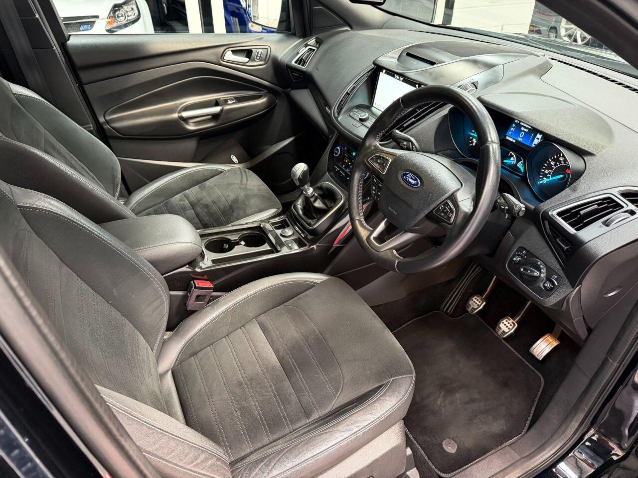 Ford Kuga view 3