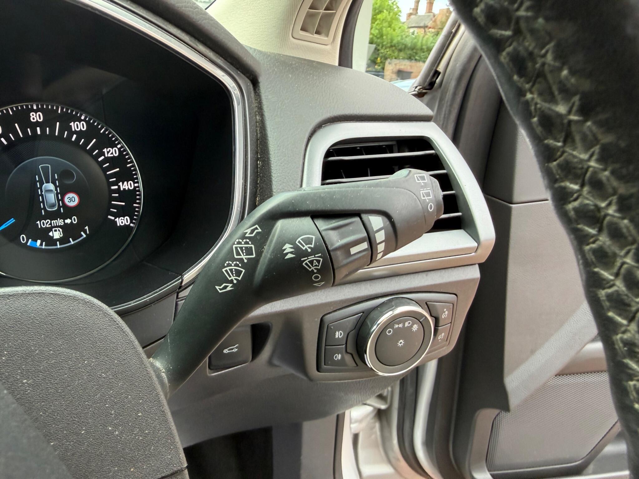 Ford Mondeo view 62