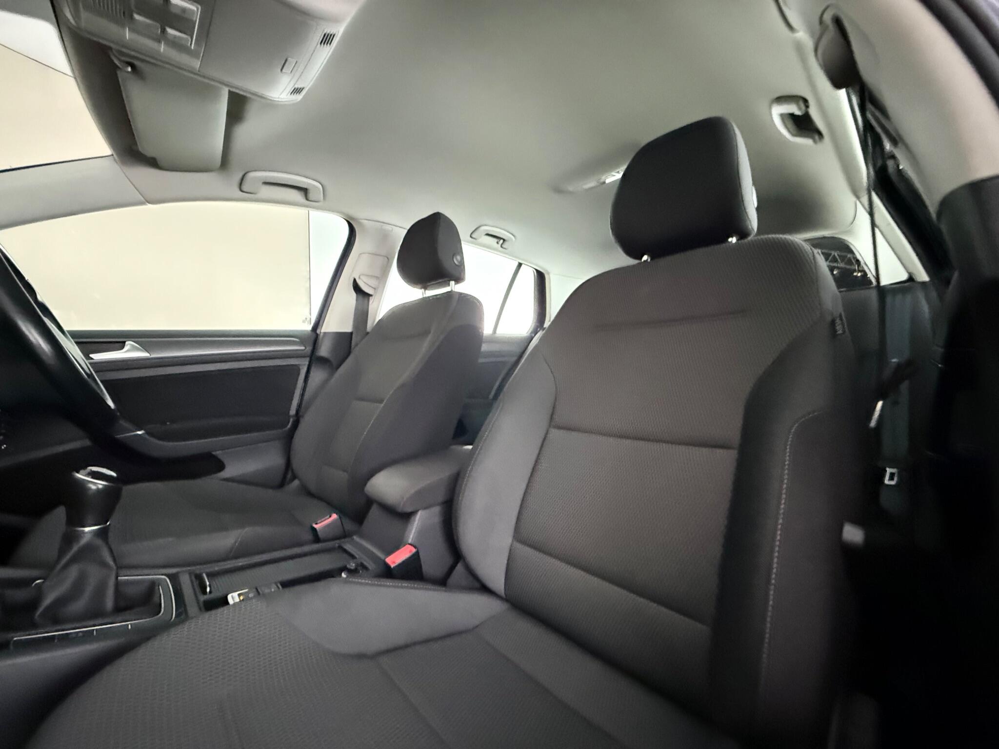 Volkswagen Golf view 33
