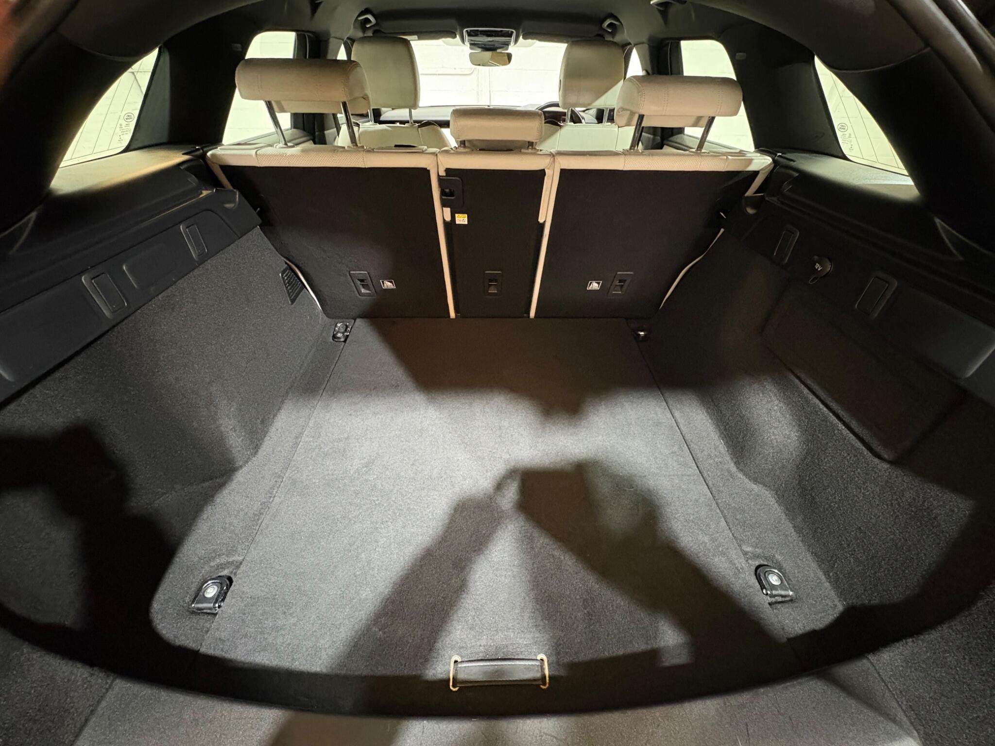 Land Rover Range Rover Velar view 45