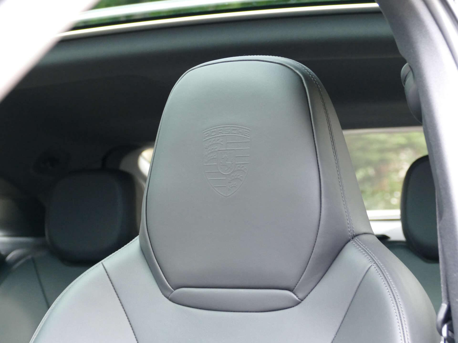 Porsche Cayenne view 33