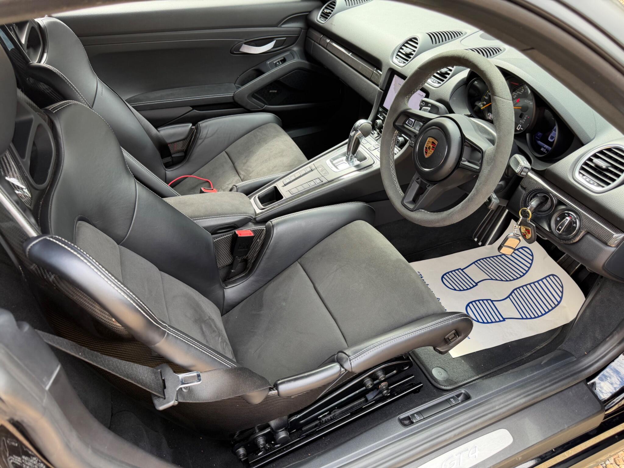 Porsche Cayman view 14