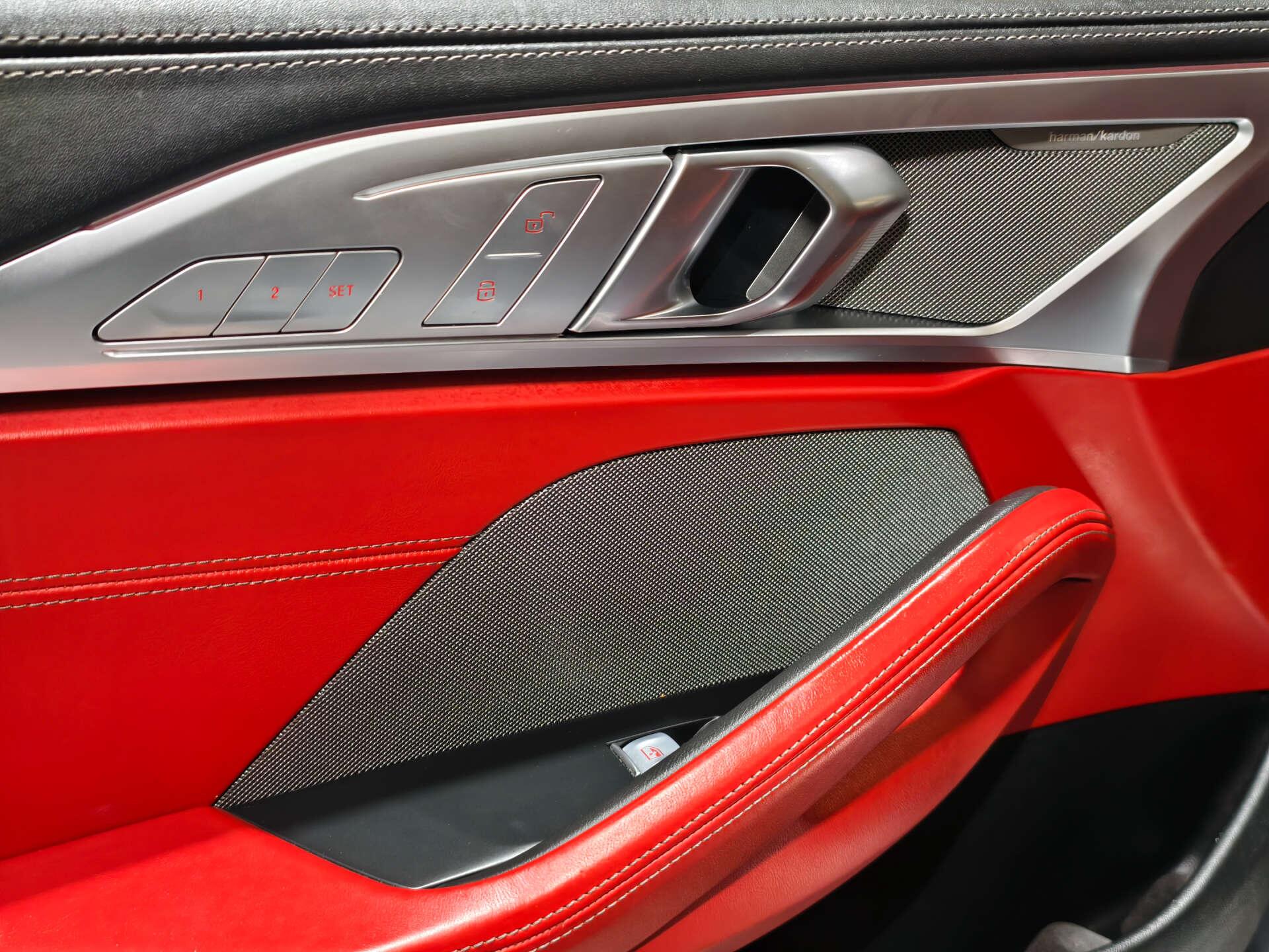 BMW 8 Series view 29