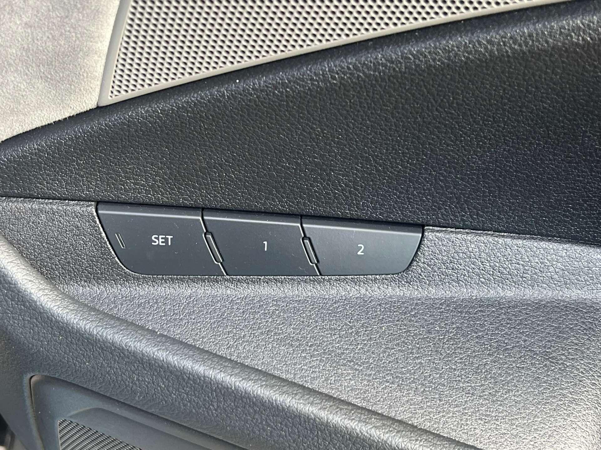 Land Rover Range Rover Sport view 16