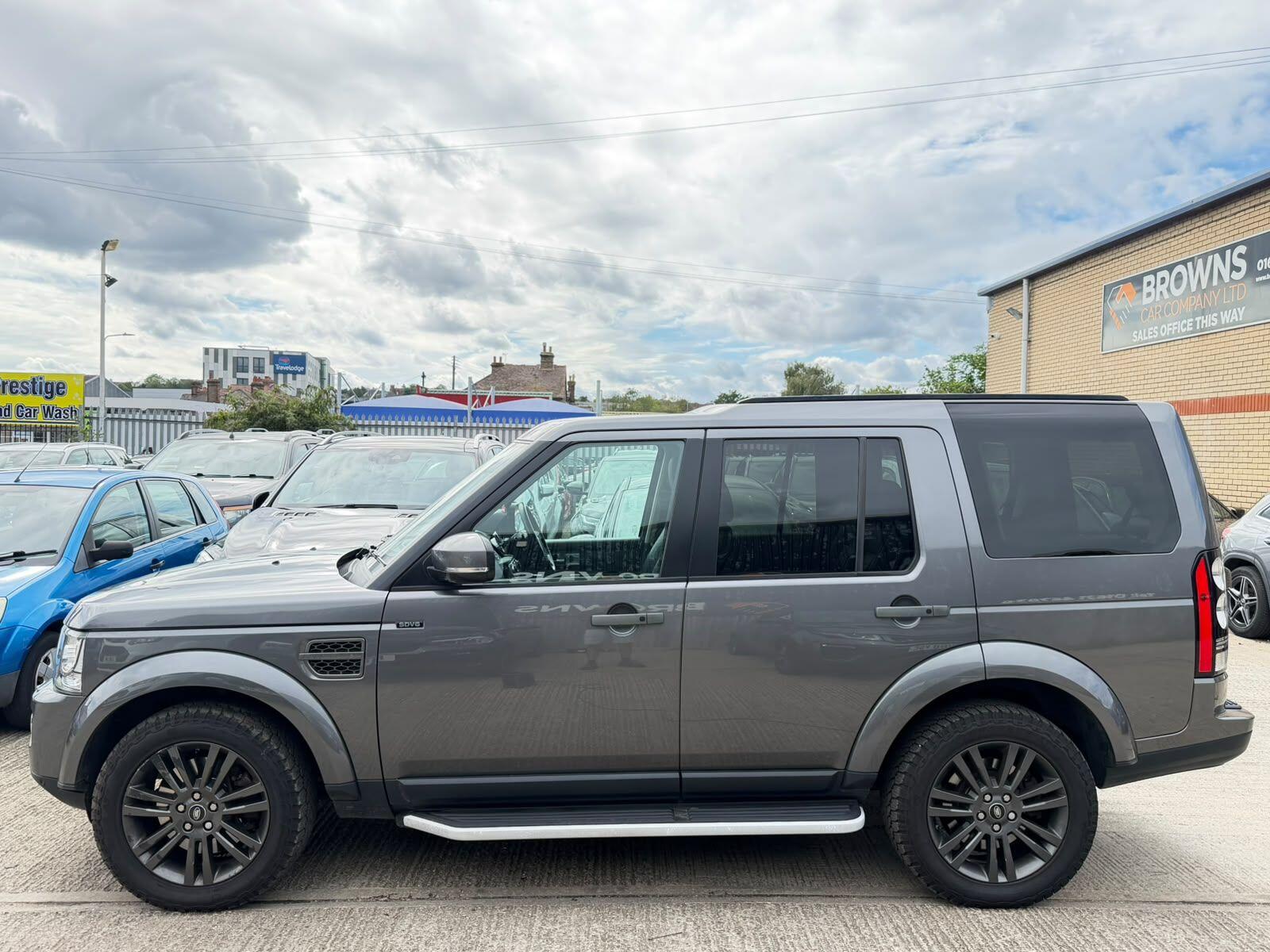 Land Rover Discovery view 5