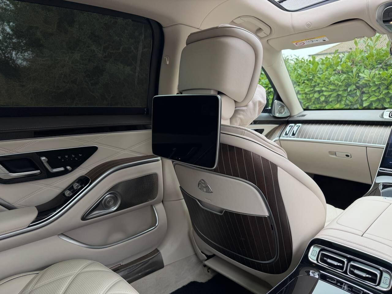 Mercedes-Benz S-Class view 28