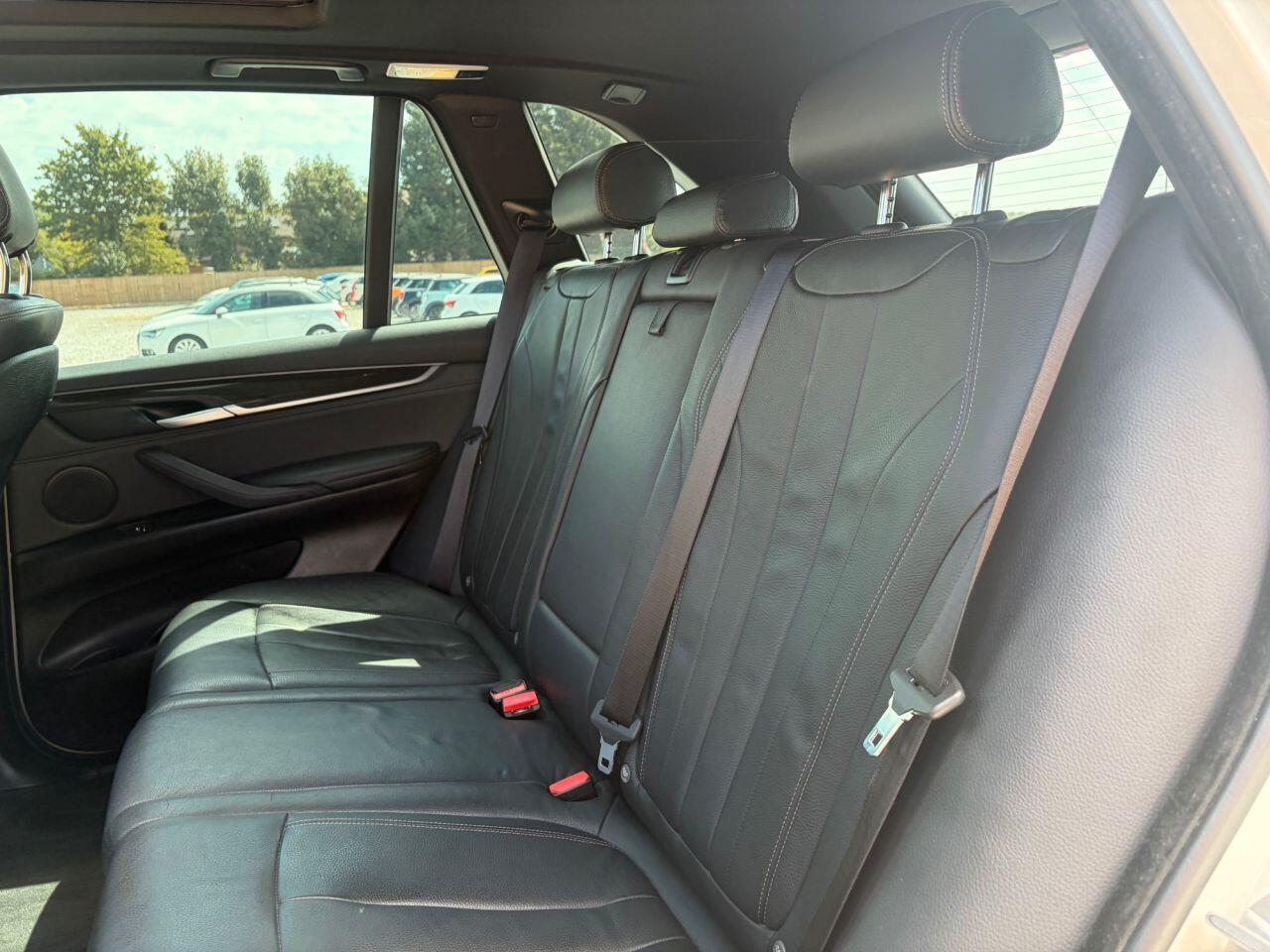 BMW X5 view 25