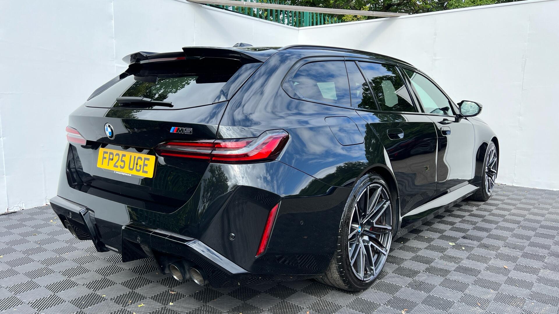 BMW M5 view 30