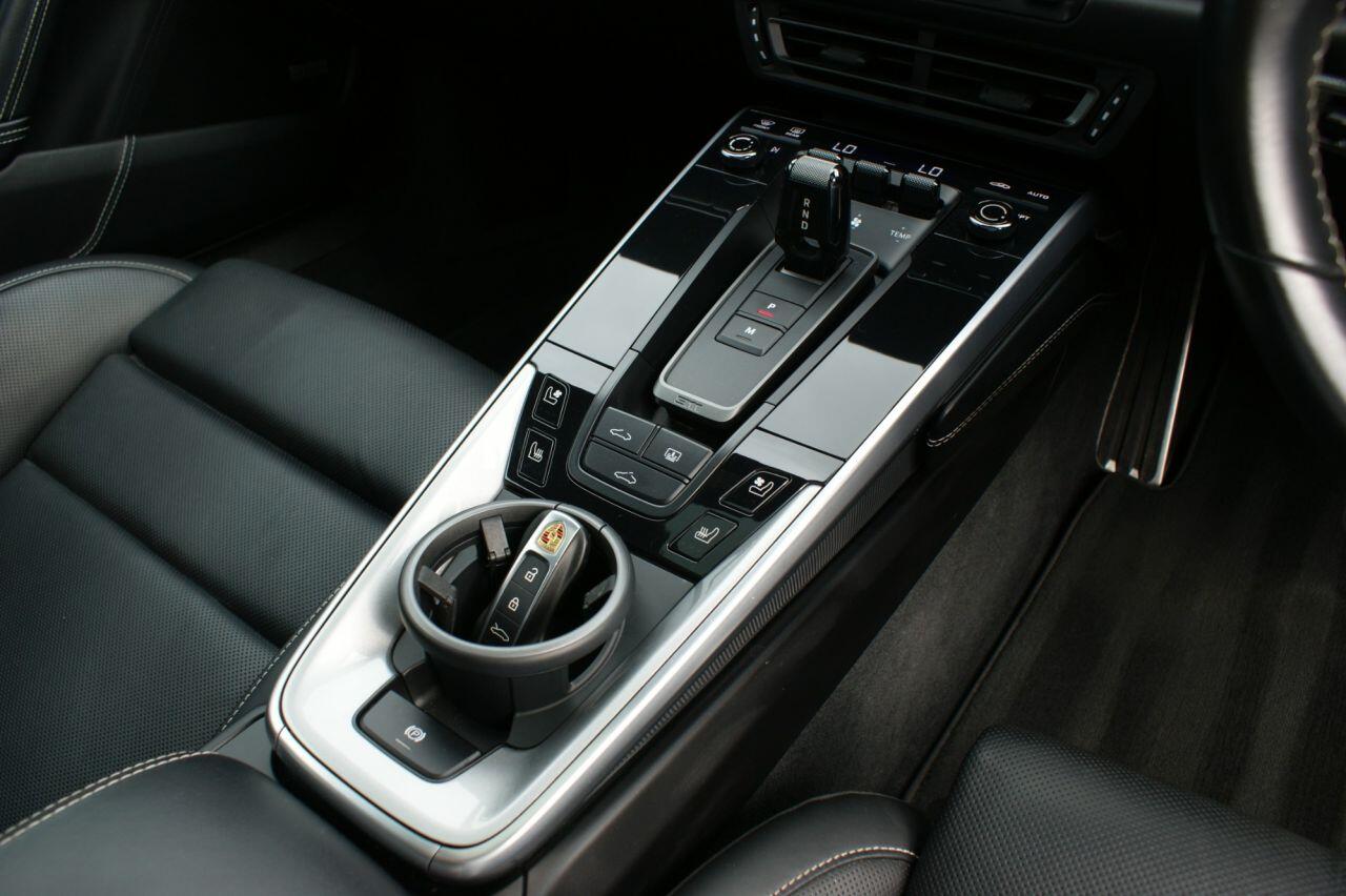 Porsche 911 view 87