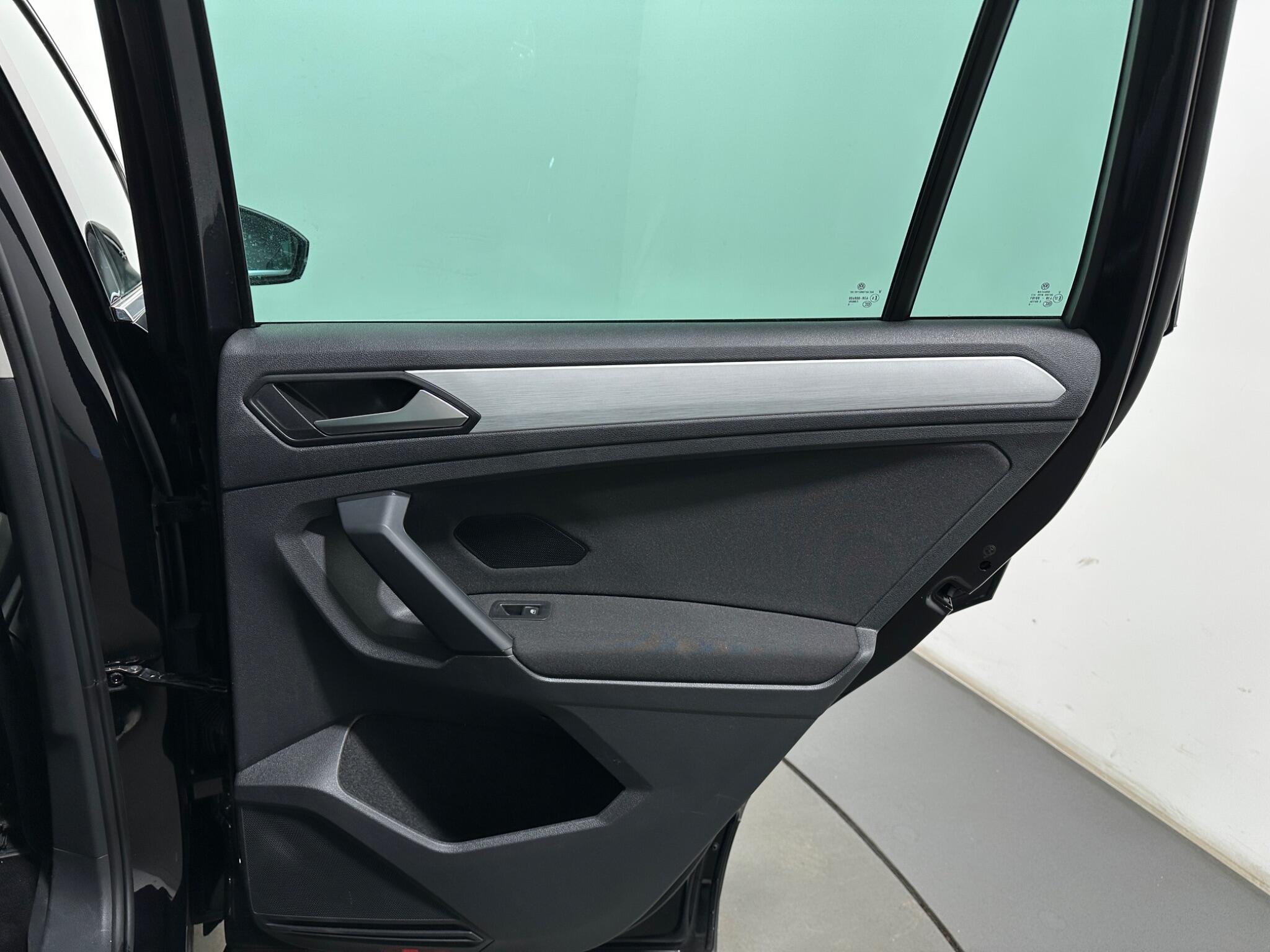 Volkswagen Tiguan view 43