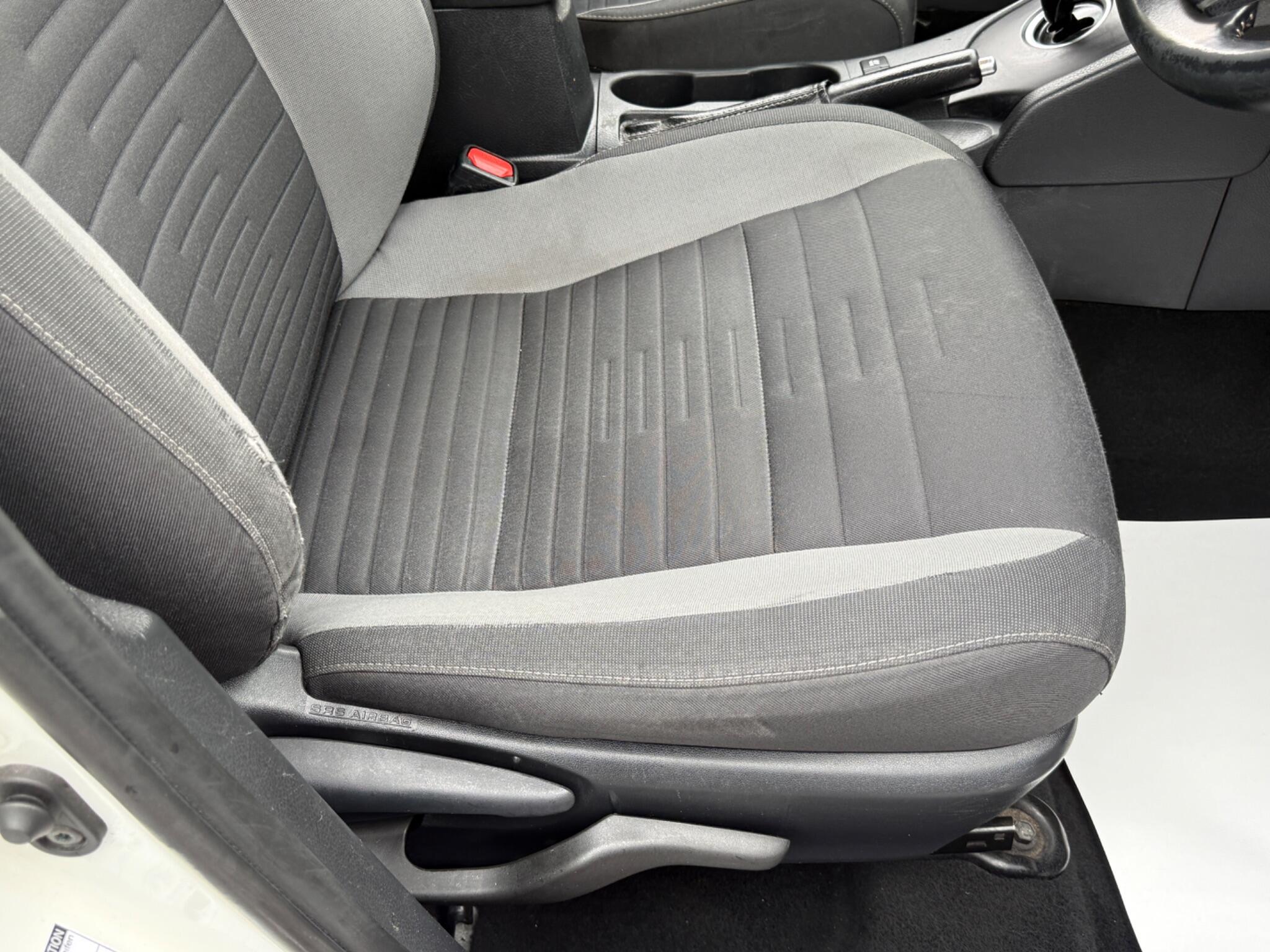 Toyota Auris - Image 32