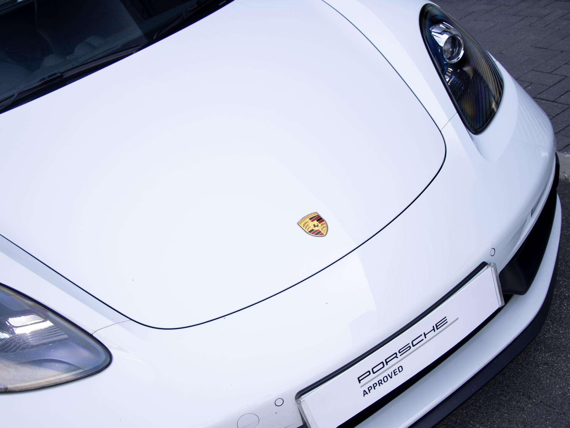 Porsche Cayman view 28