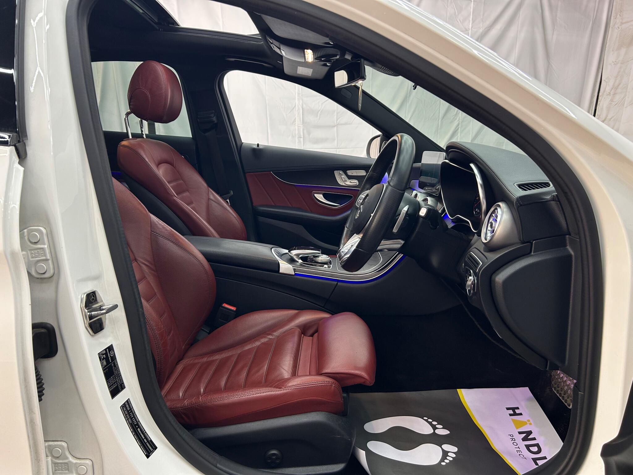 Mercedes-Benz C-Class view 22