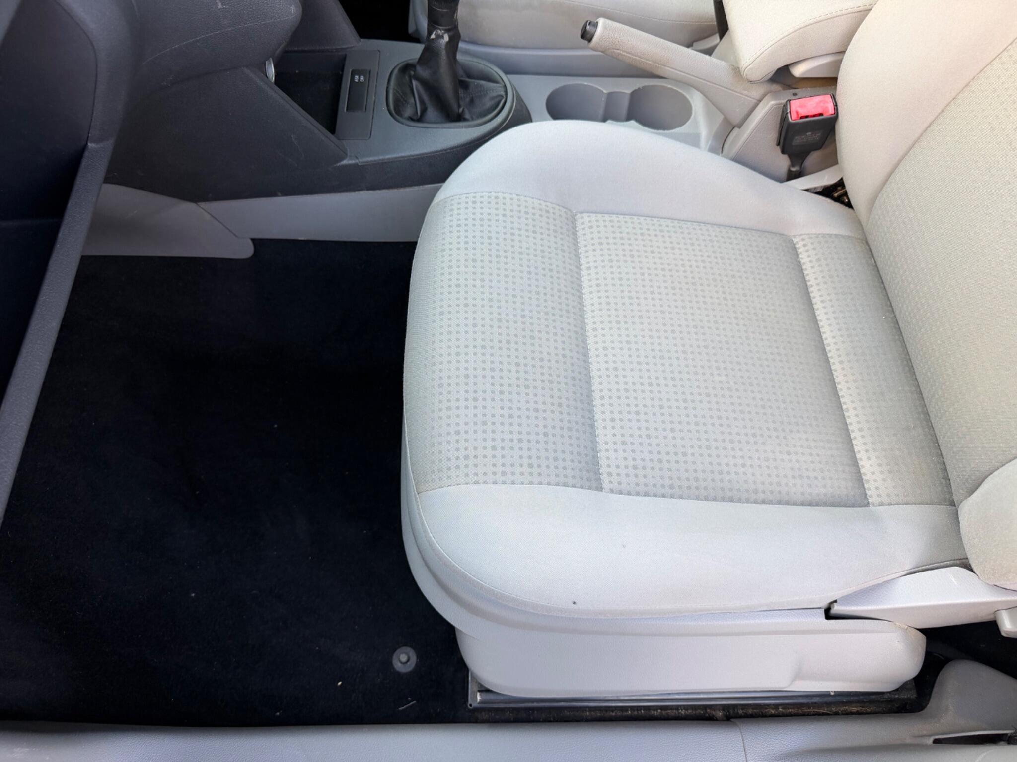 Volkswagen Caddy Maxi Life view 17