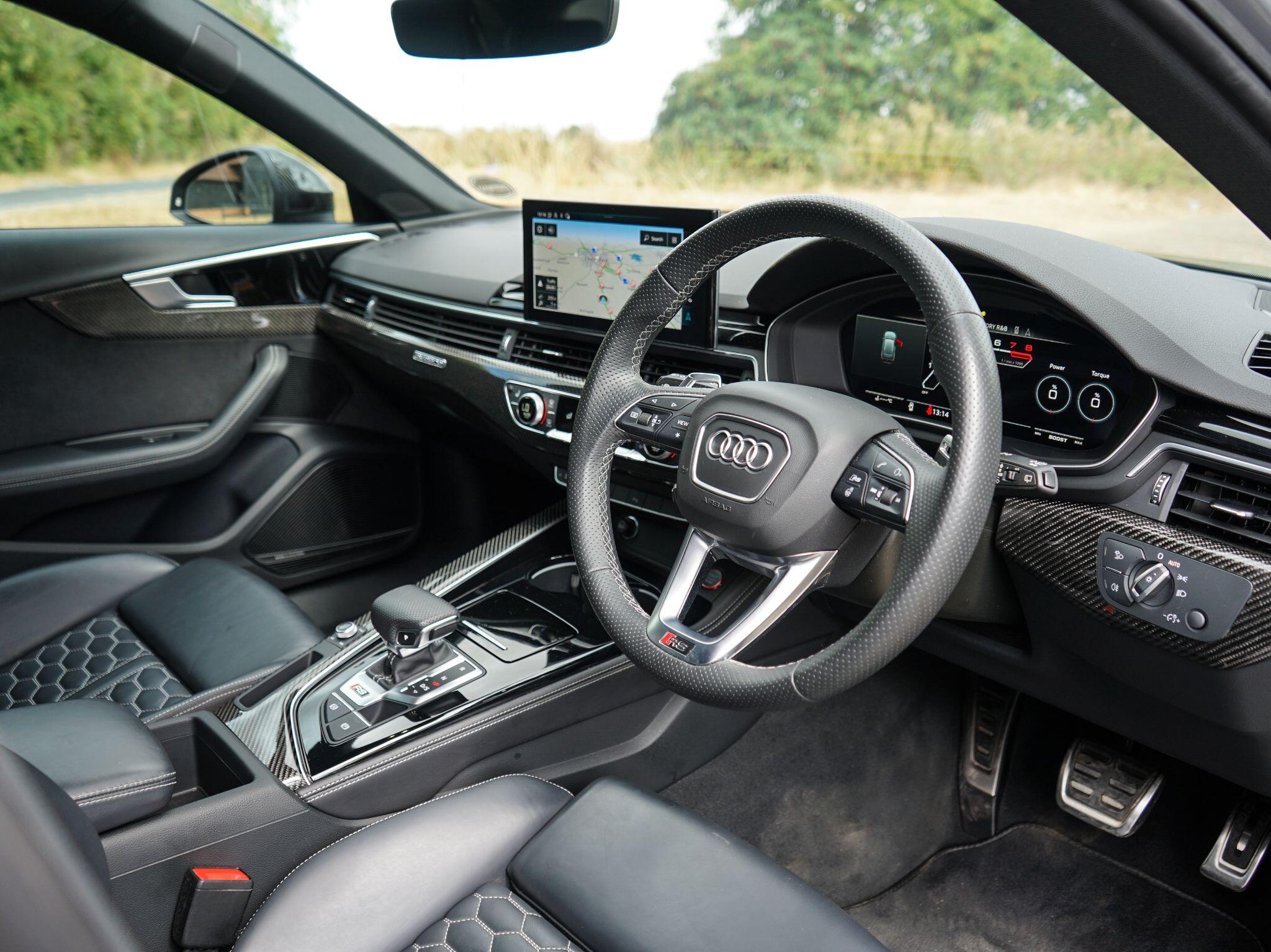 Audi RS4 Avant view 28