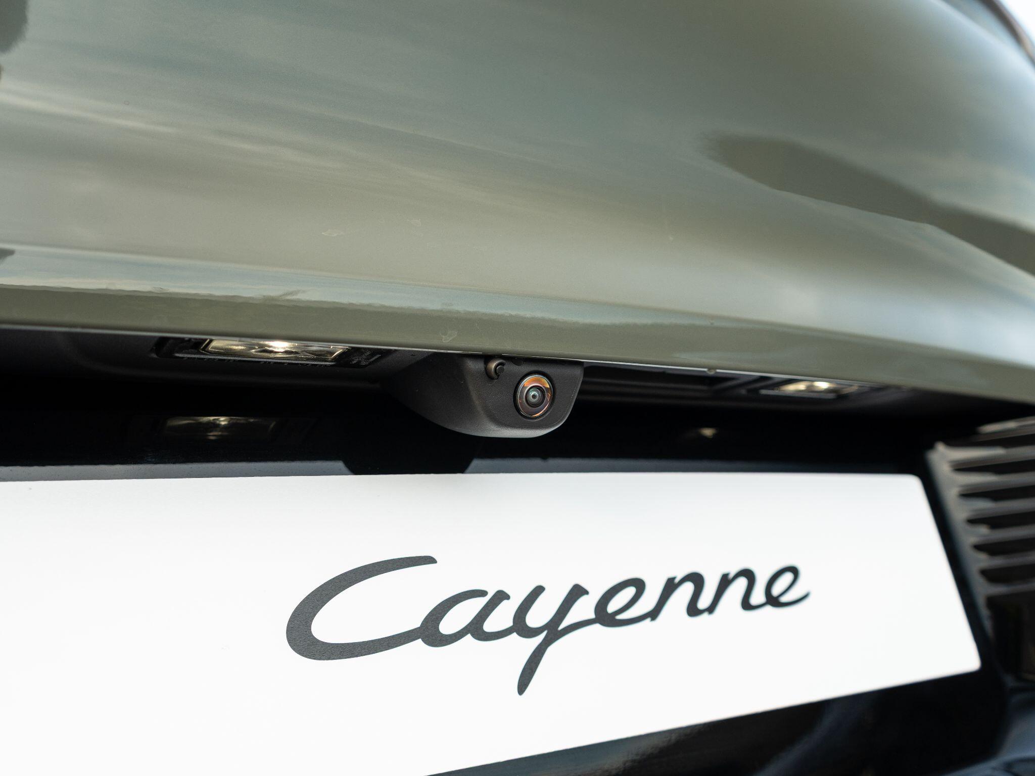 Porsche Cayenne view 16