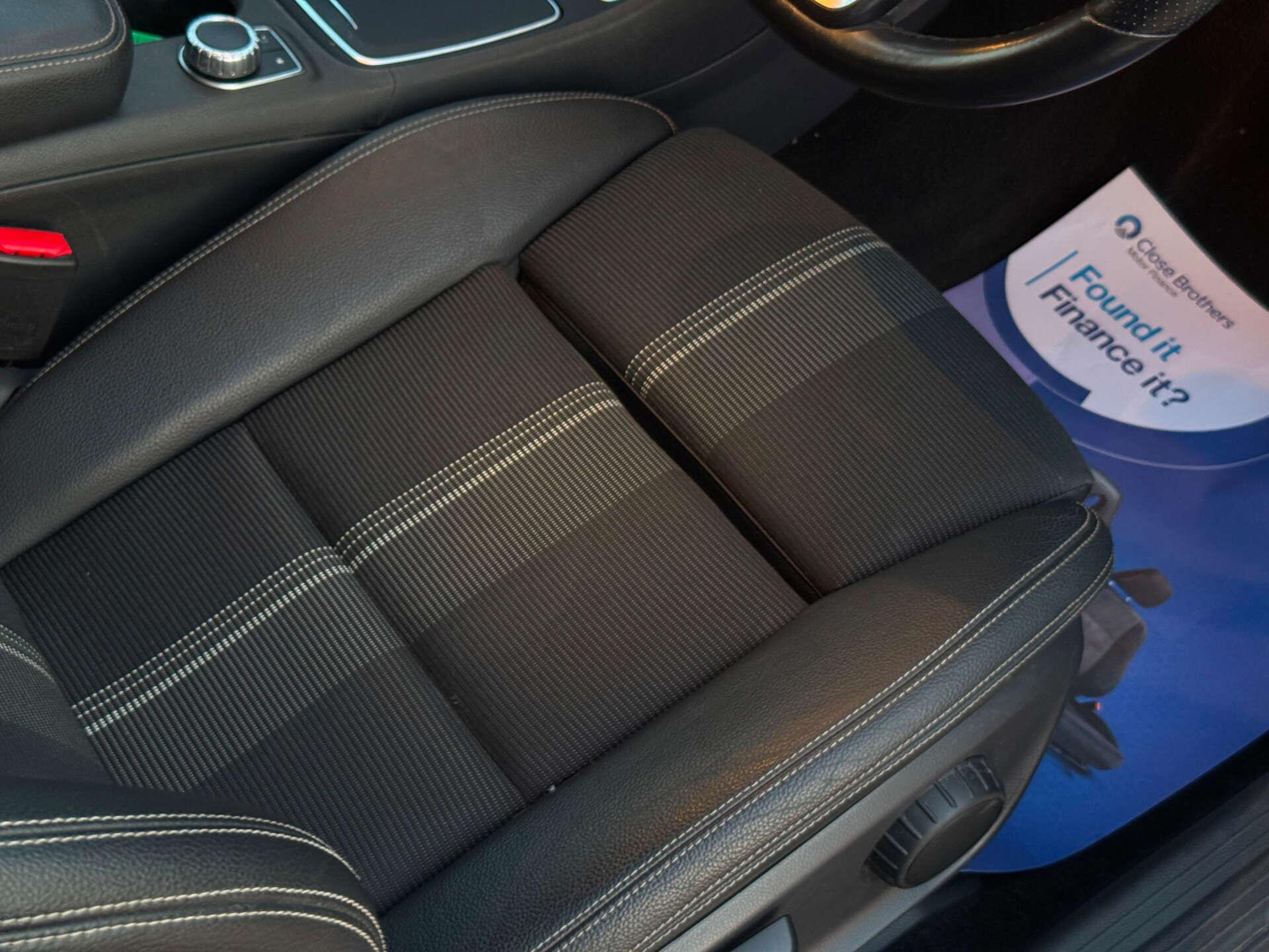 Mercedes-Benz Gla view 24