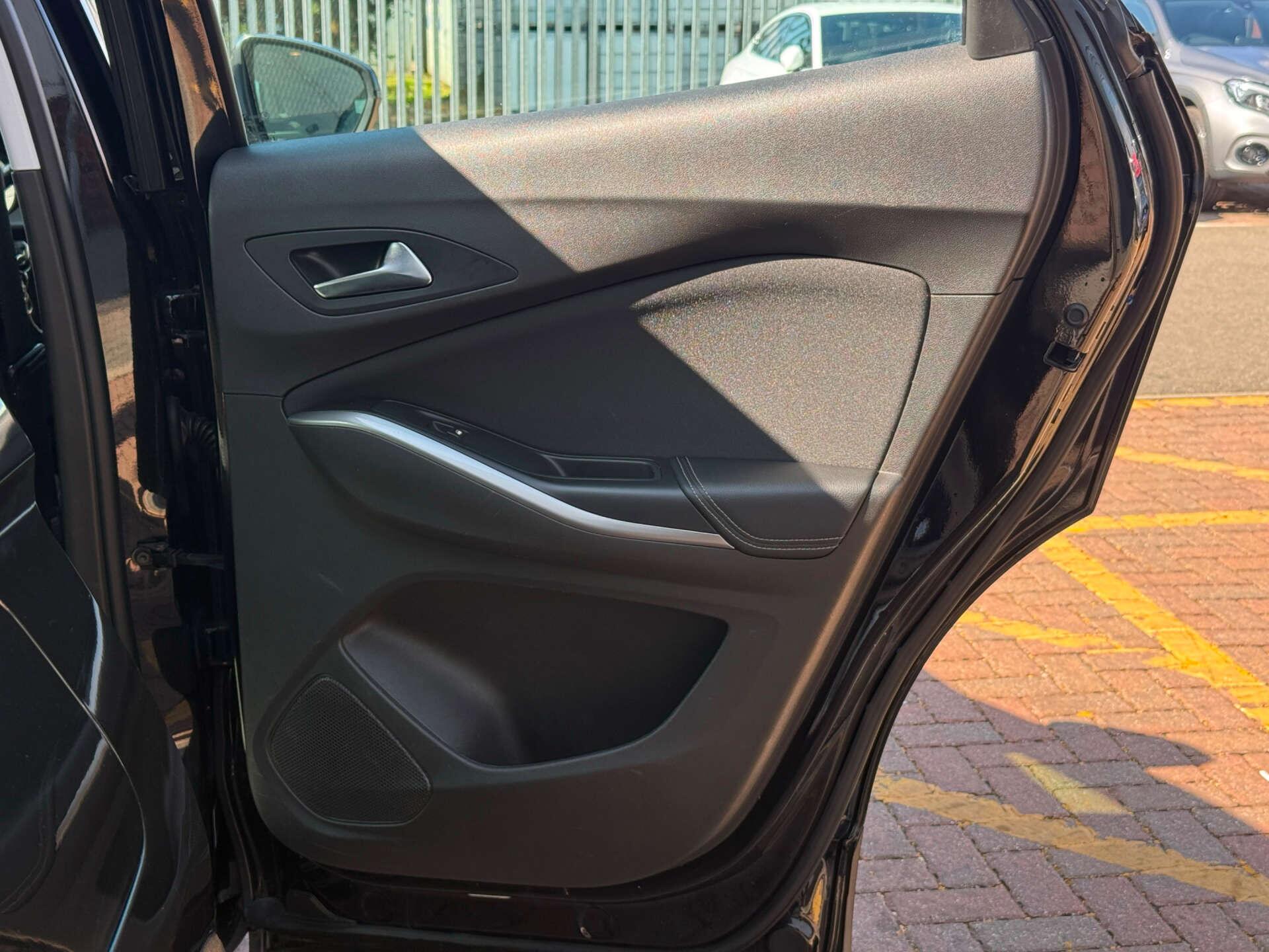 Vauxhall Grandland X view 21