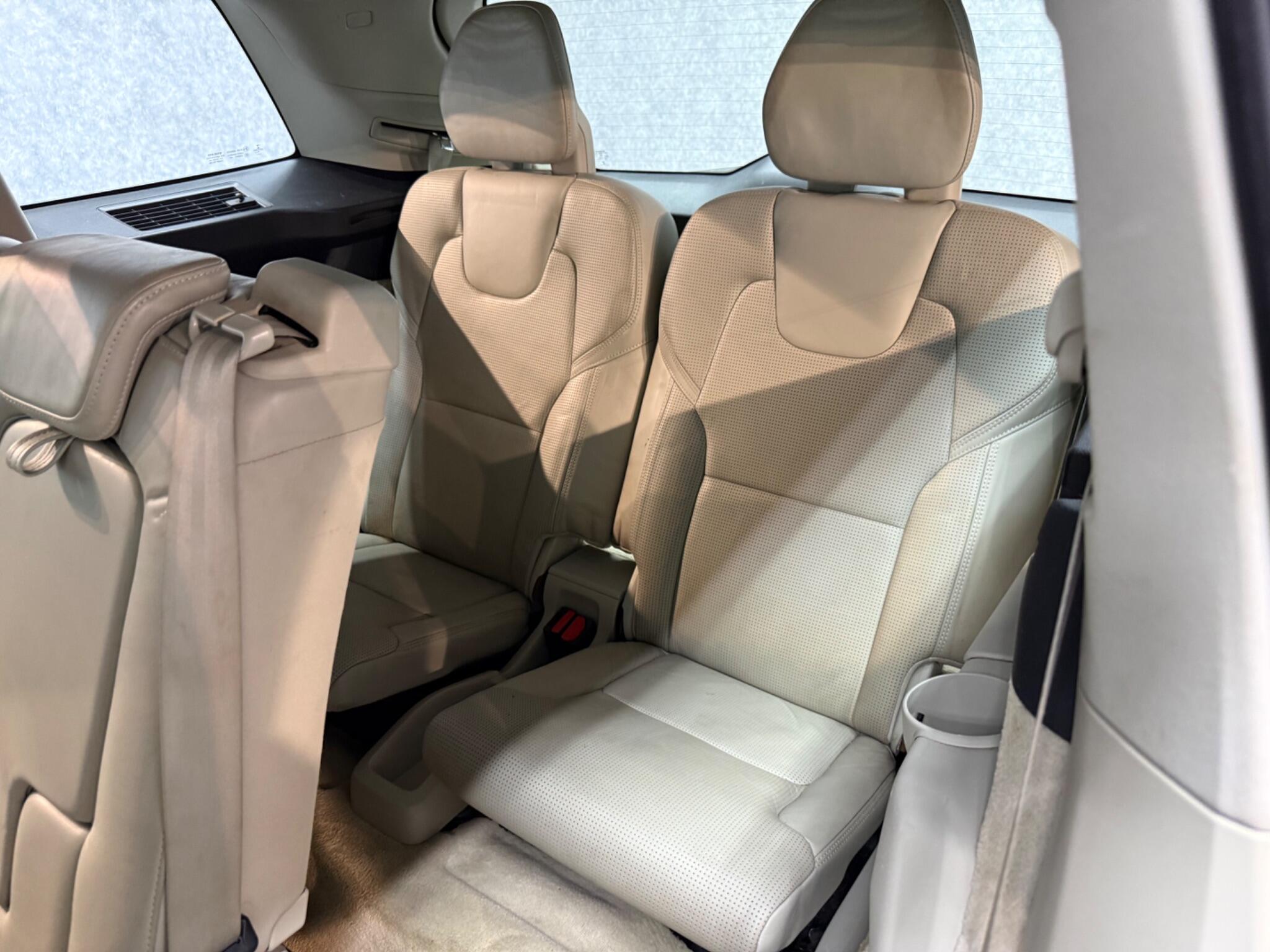 Volvo XC90 view 23