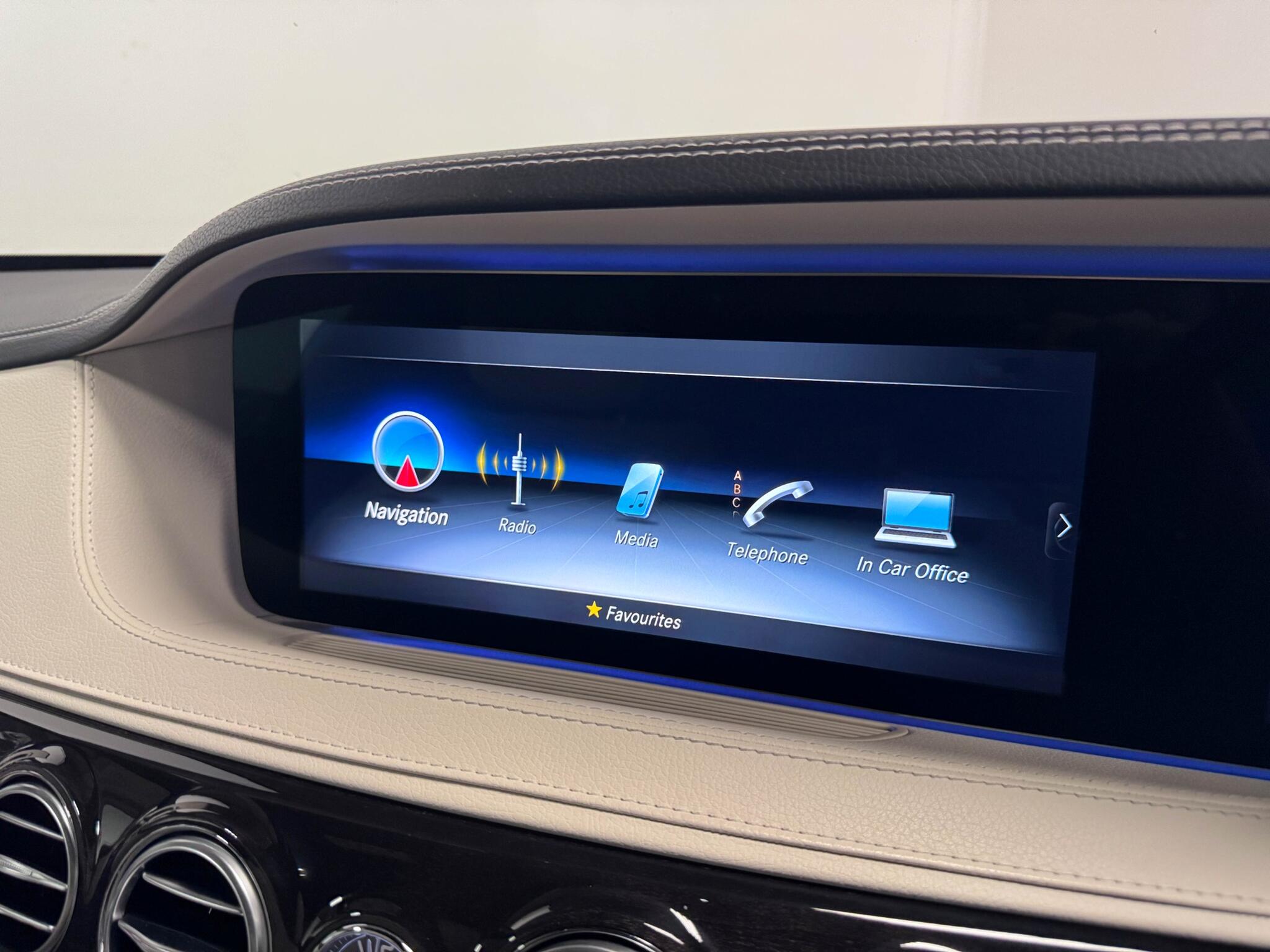 Mercedes-Benz S Class view 44