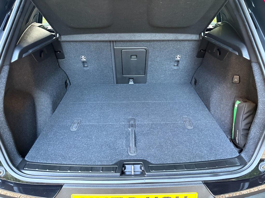 Volvo XC40 view 38
