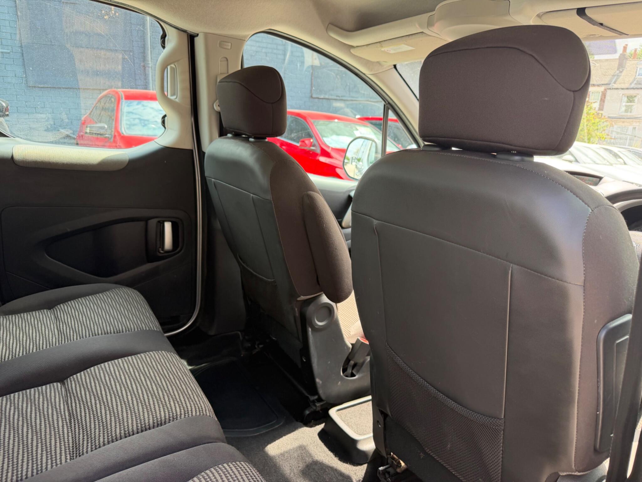 Peugeot Partner Tepee view 20