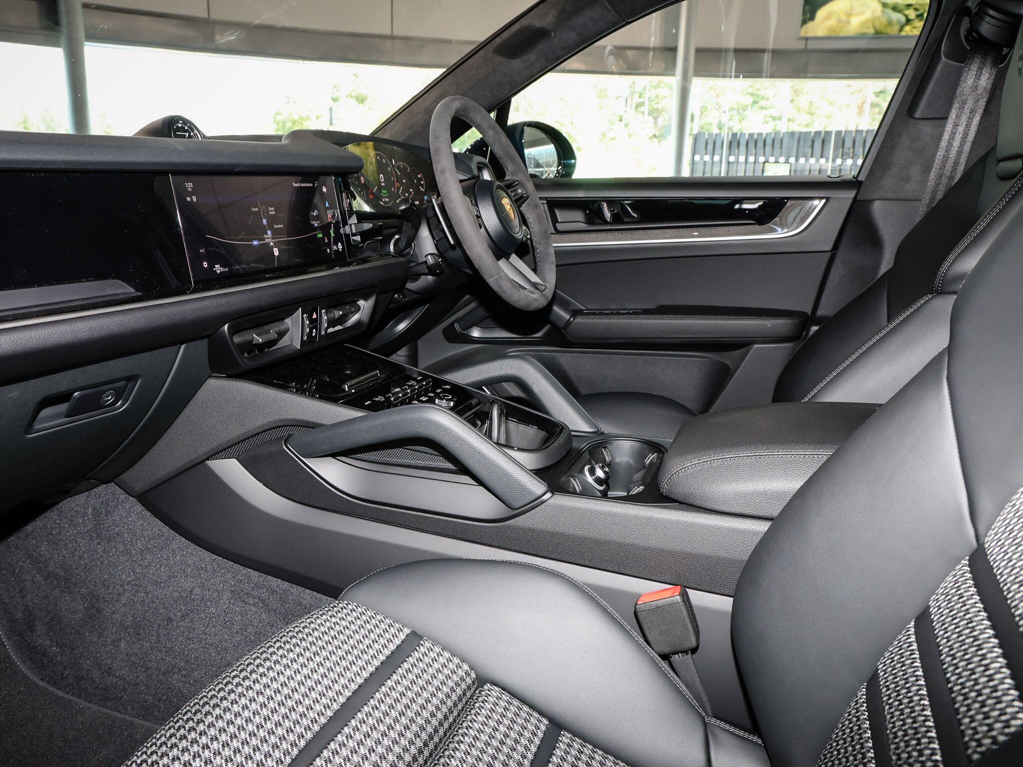 Porsche Cayenne view 53