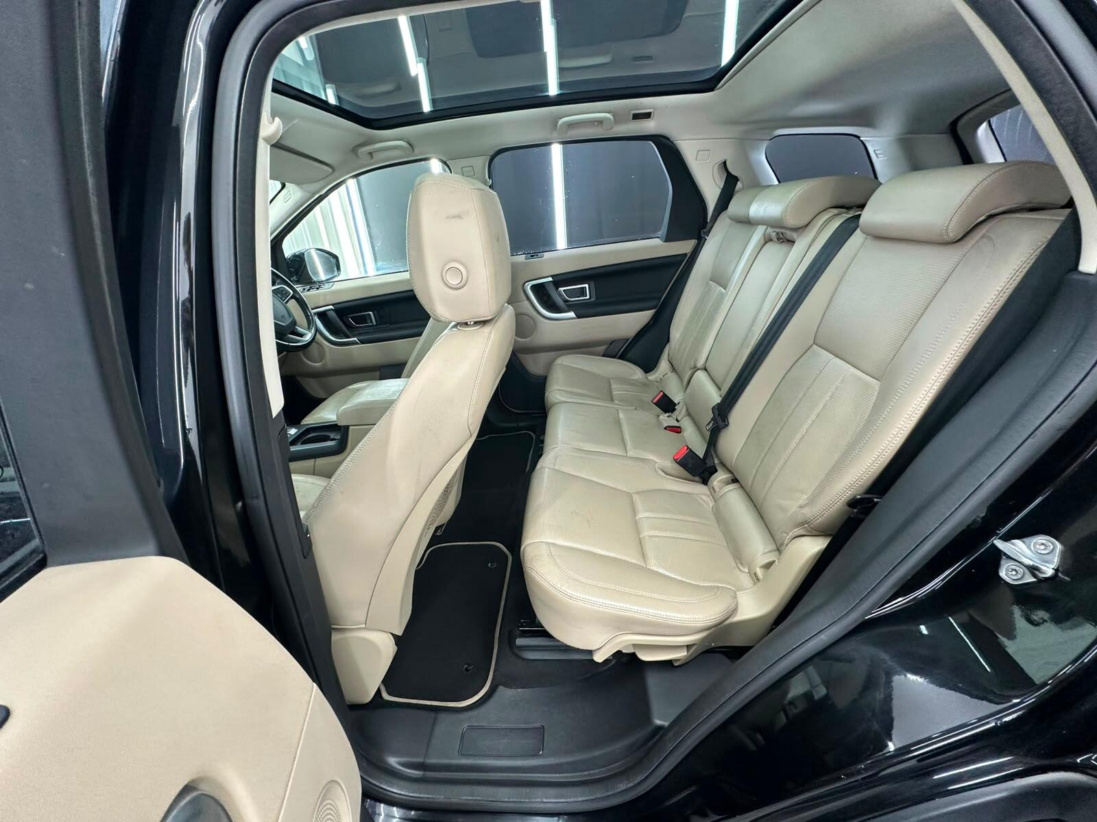 Land Rover Discovery Sport view 28