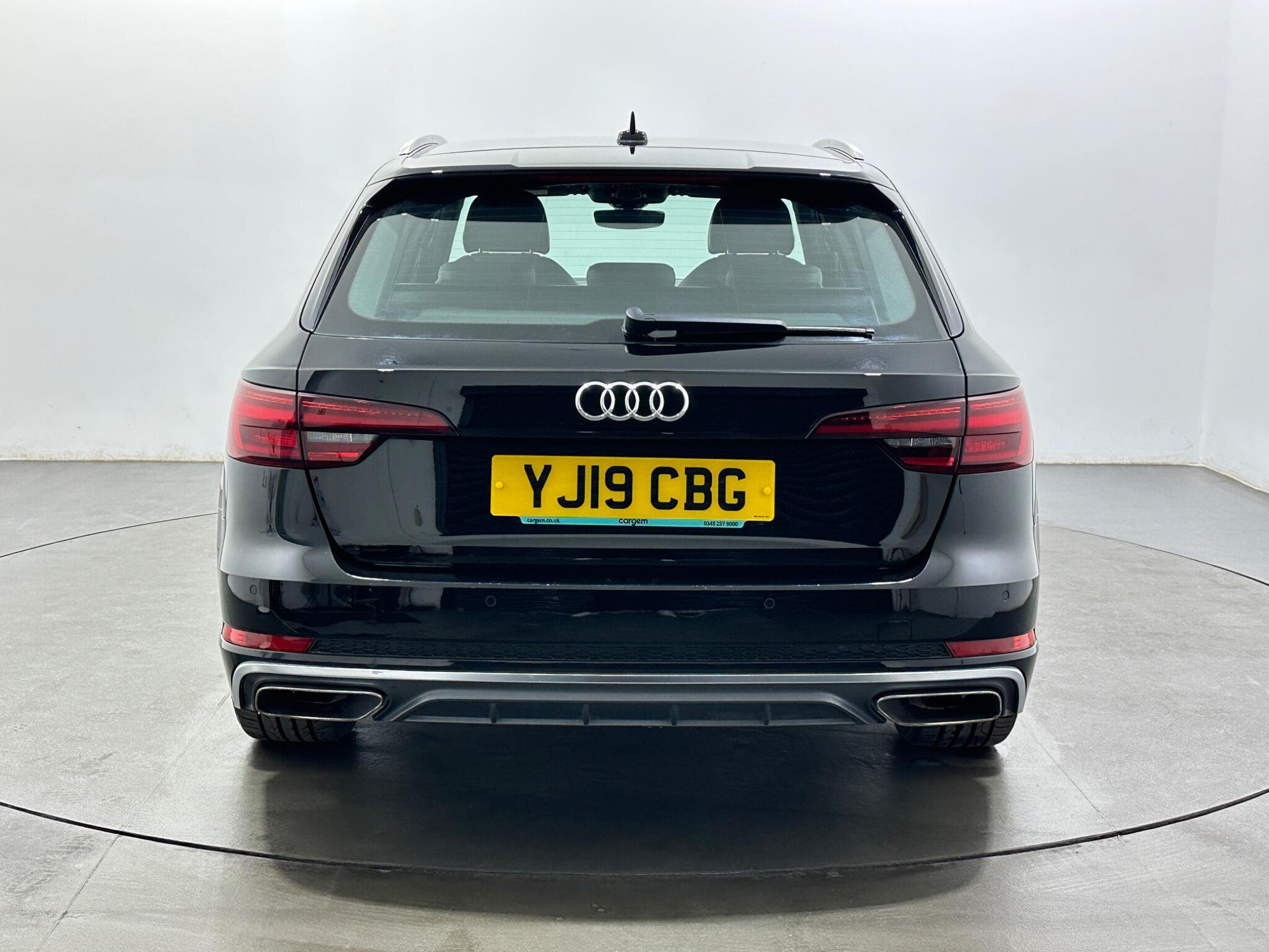 Audi A4 view 7