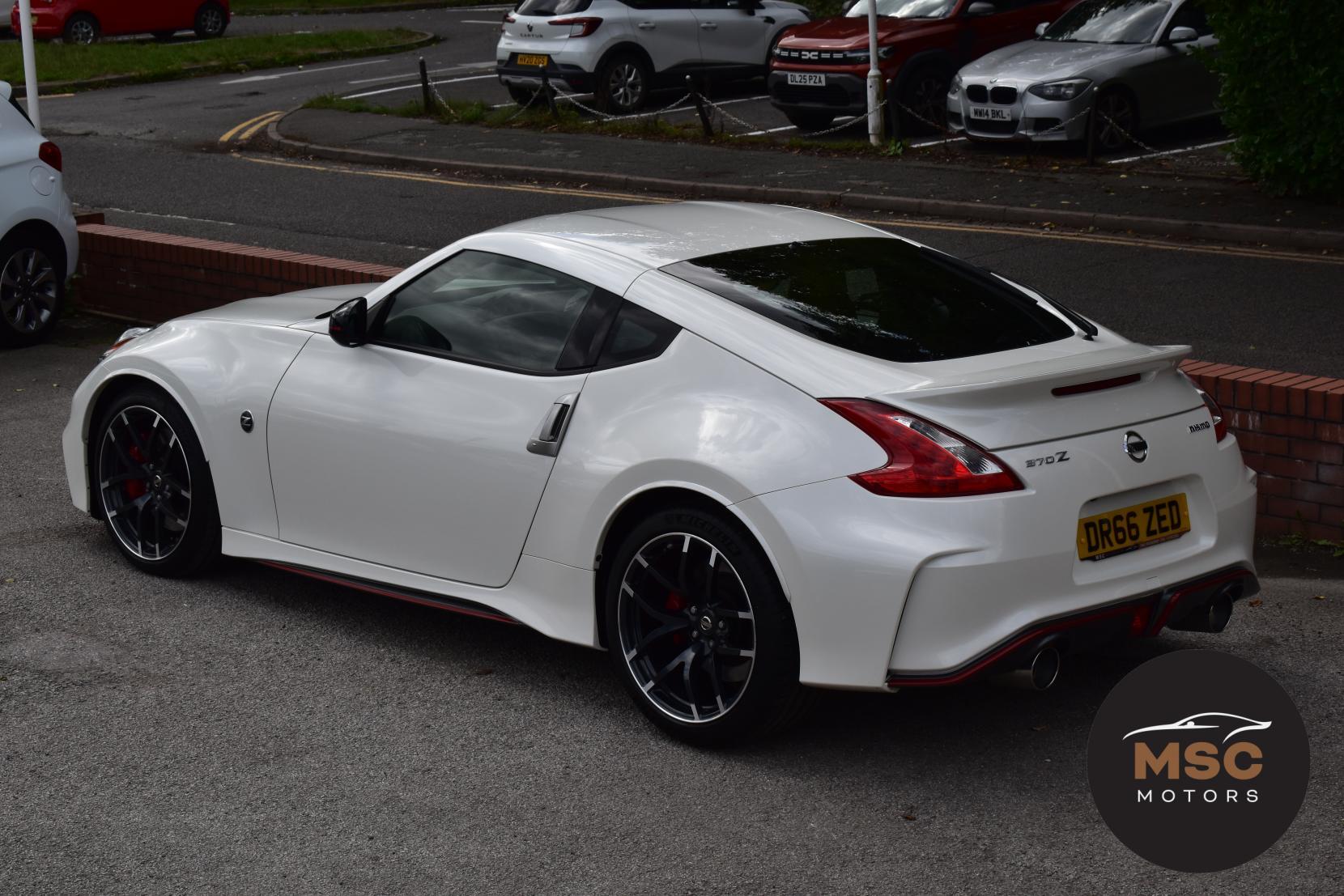 Nissan 370 Z view 32