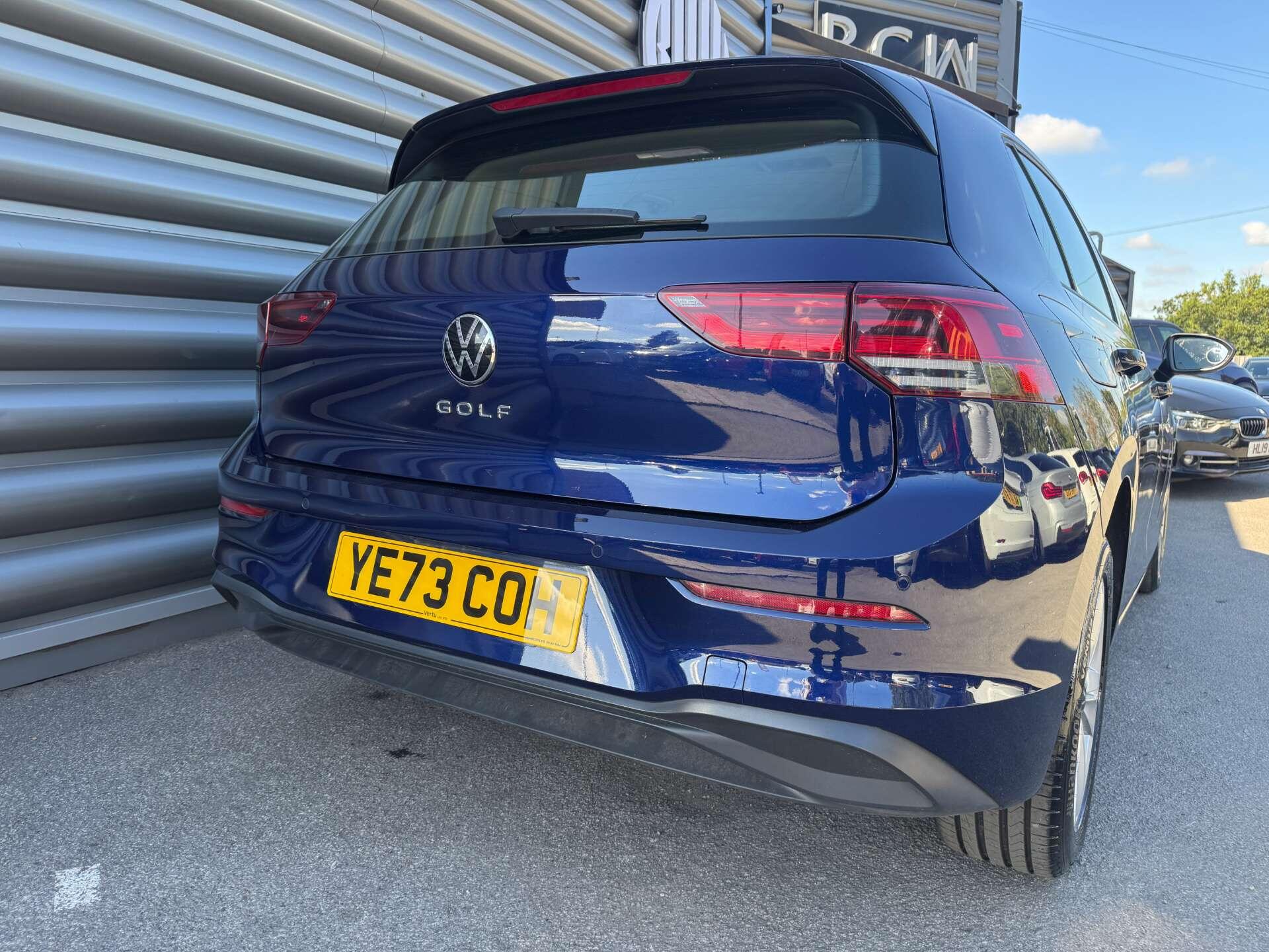 Volkswagen Golf view 3