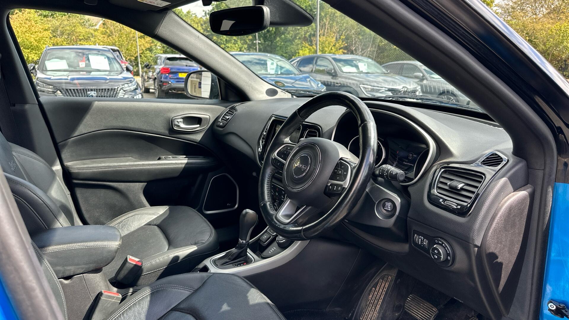Jeep Compass view 23
