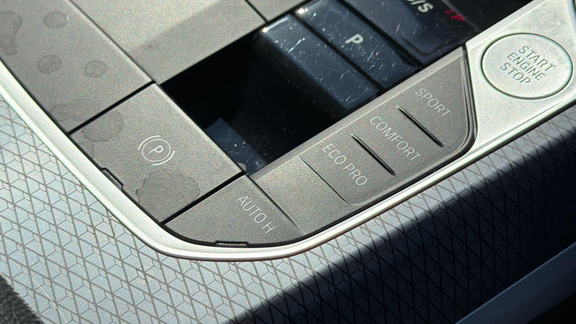 BMW 3 Series view 20