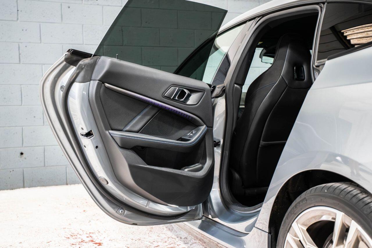 BMW 2 Series view 19