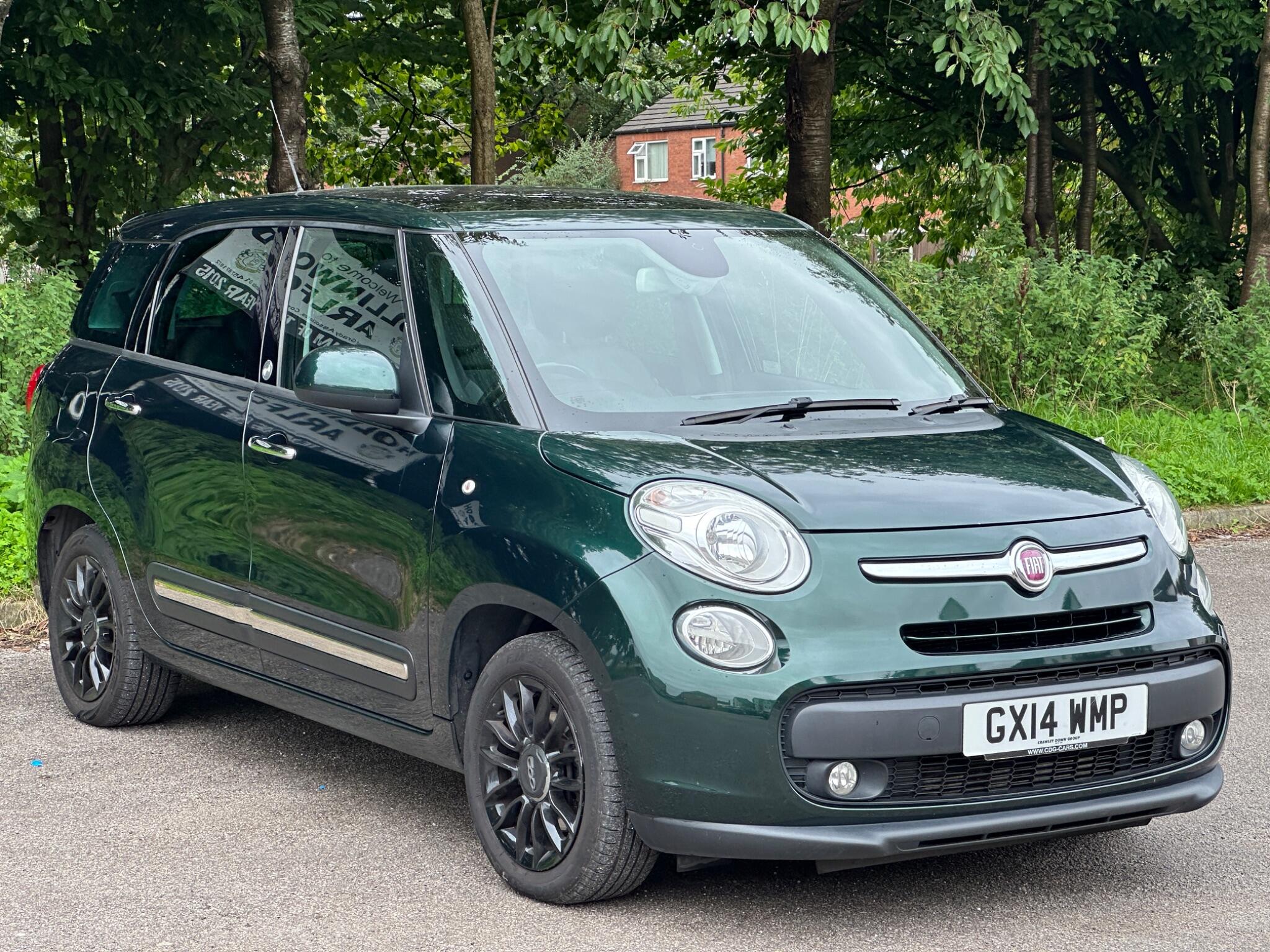 Fiat 500L view 3