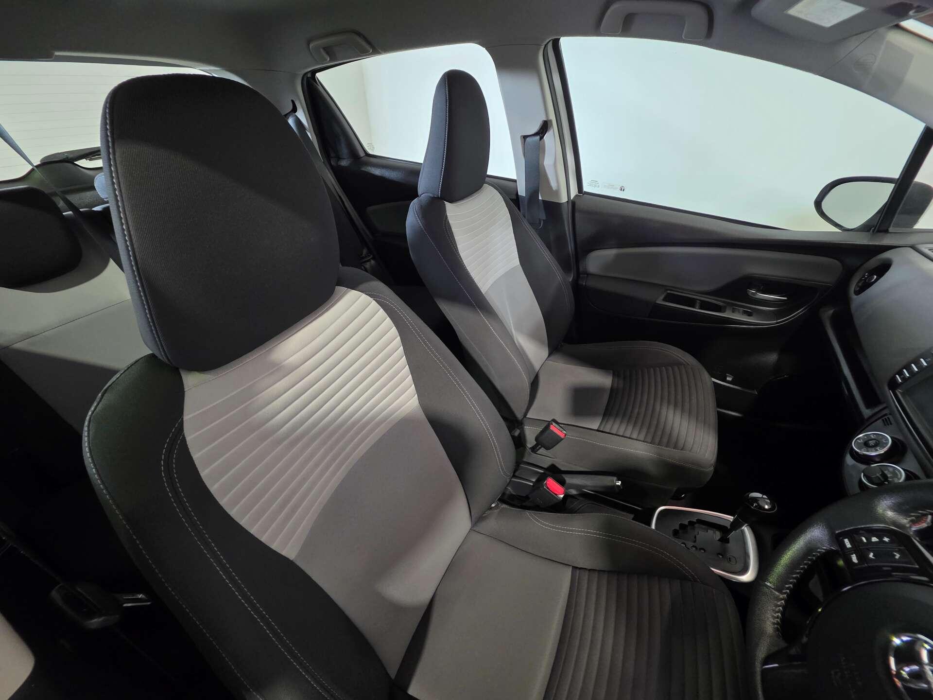 Toyota Yaris view 16
