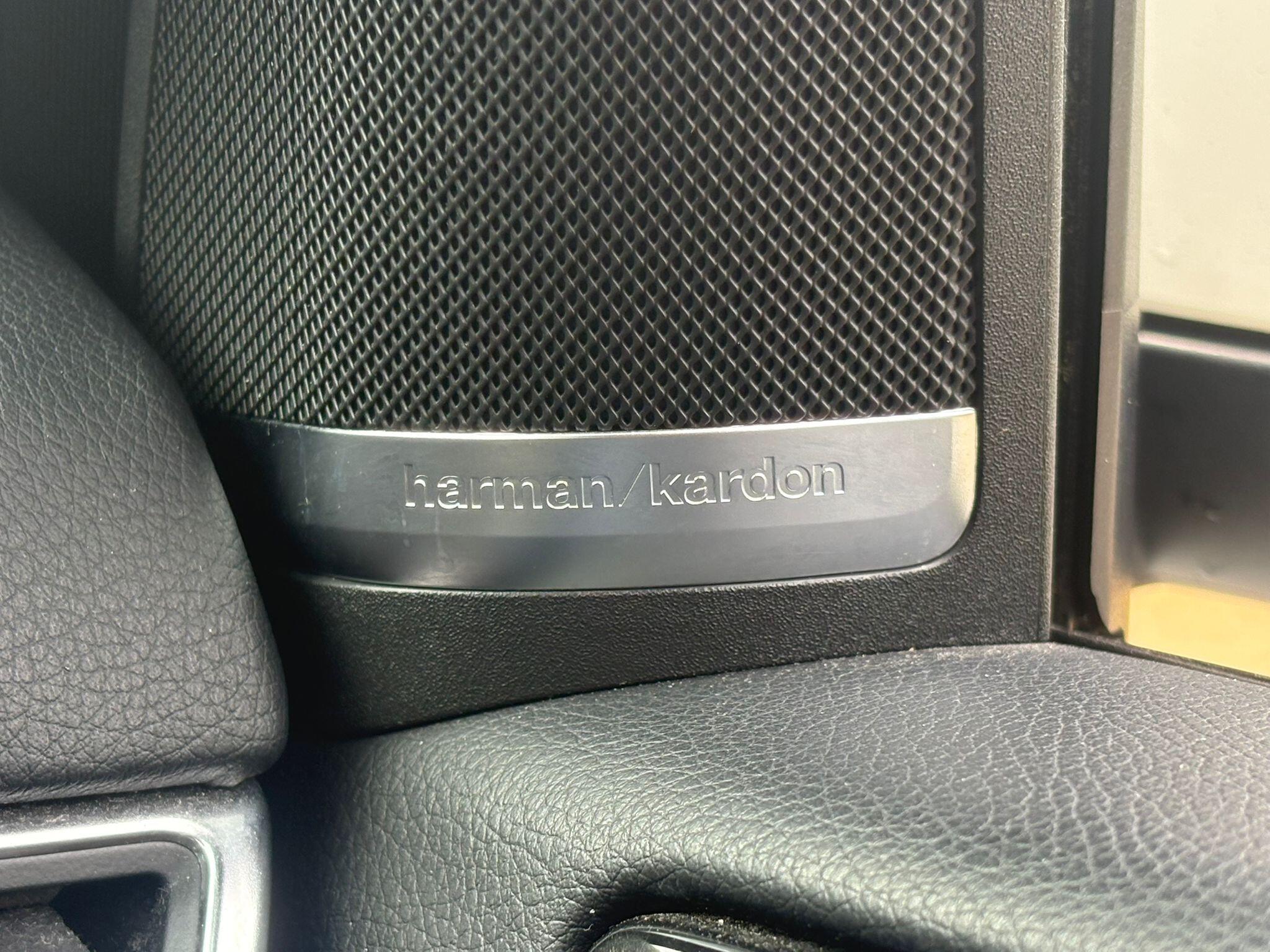 Mercedes-Benz M-Class view 24