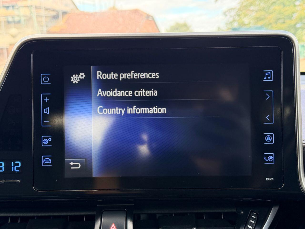 Toyota C-HR view 43