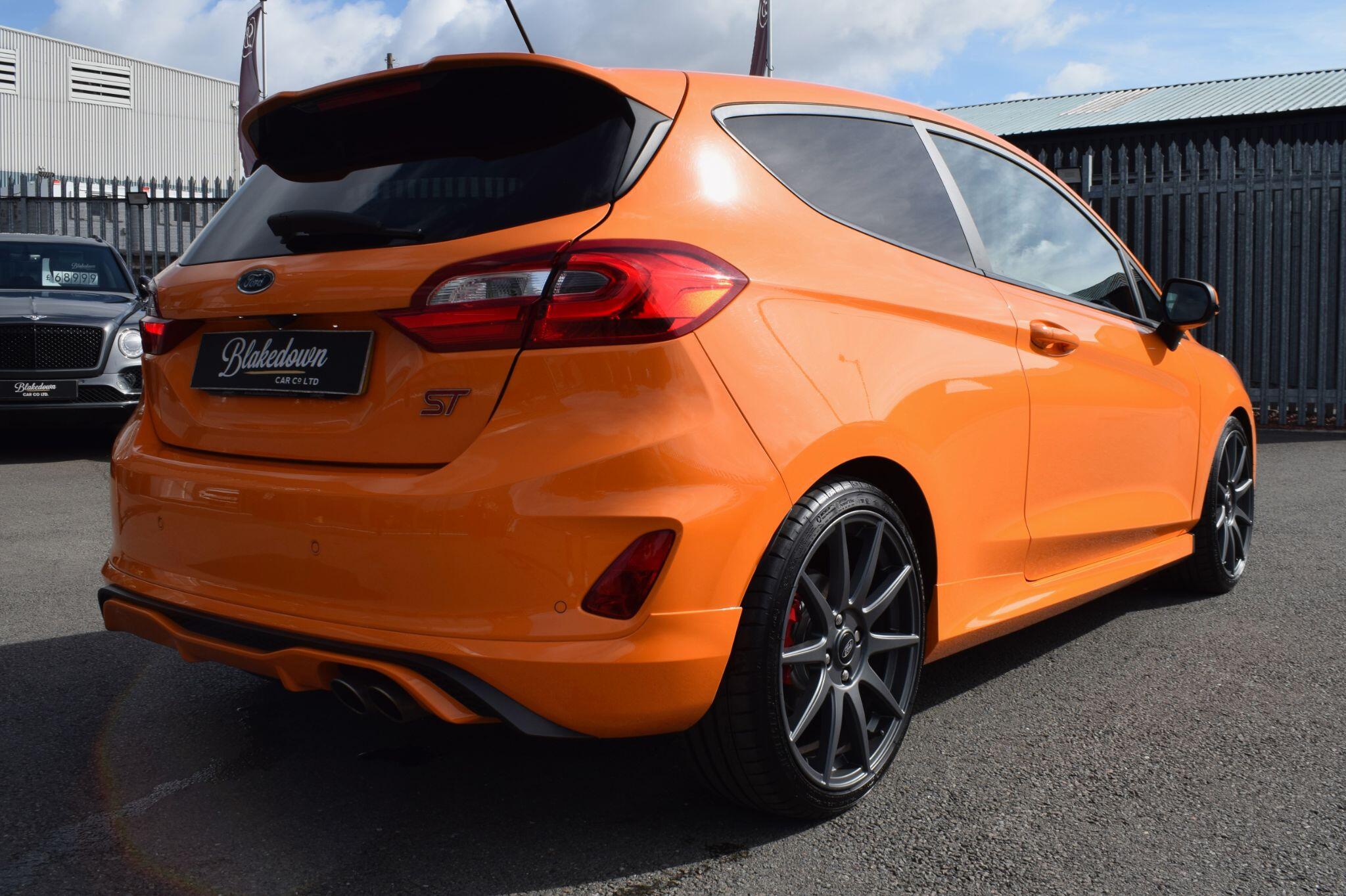 Ford Fiesta view 5