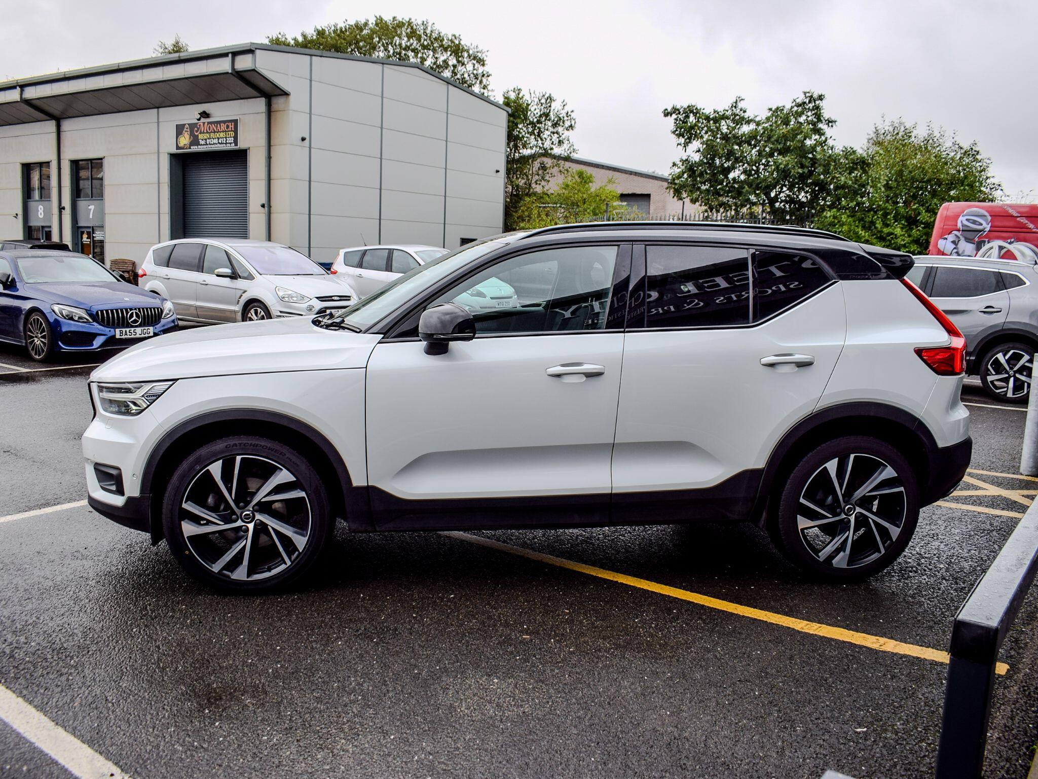 Volvo XC40 view 6