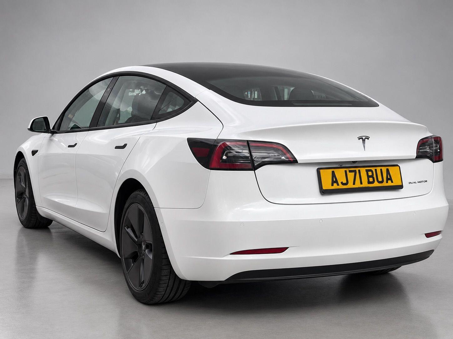 Tesla Model 3 view 9