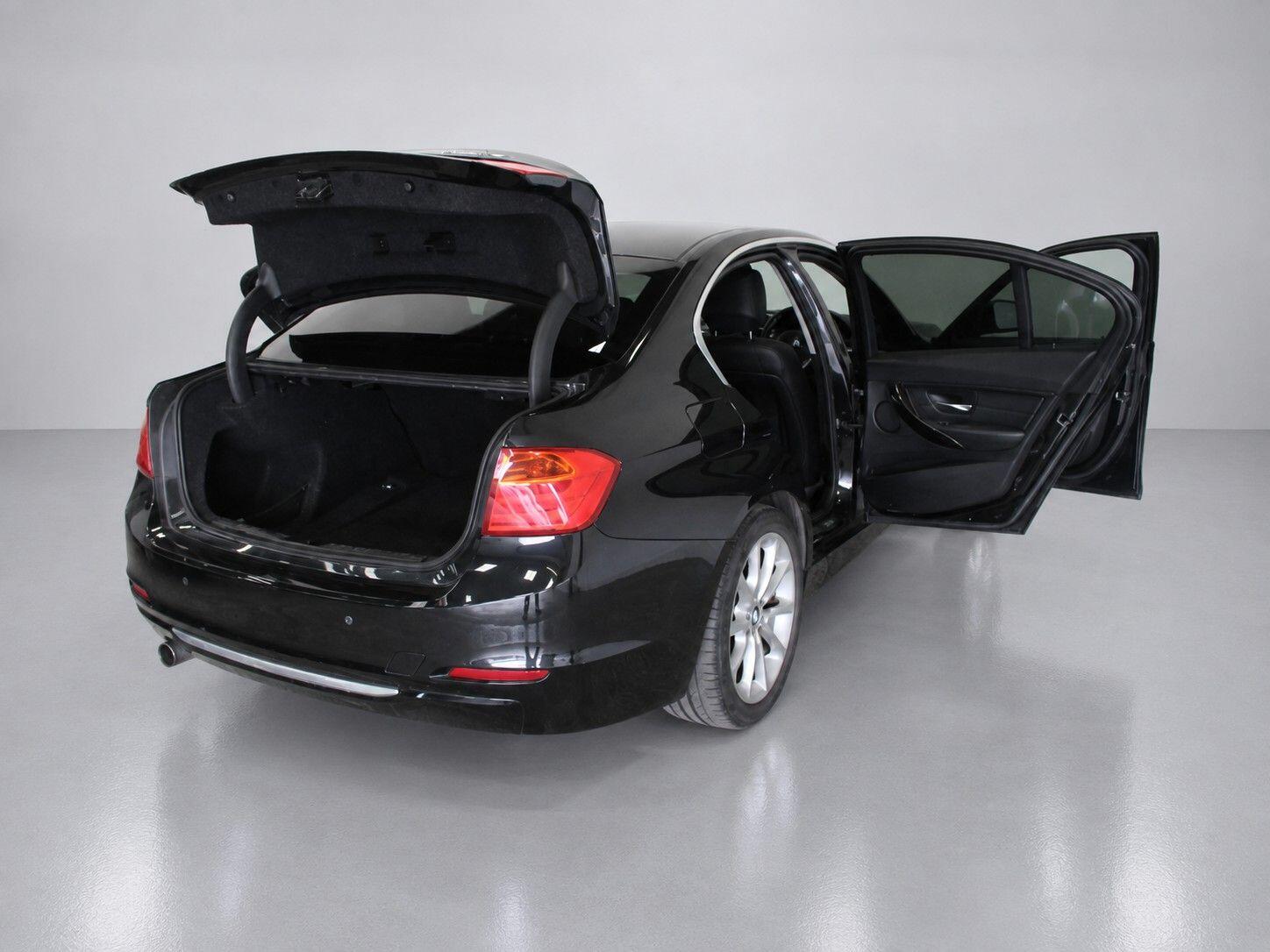 BMW 3 Series view 20