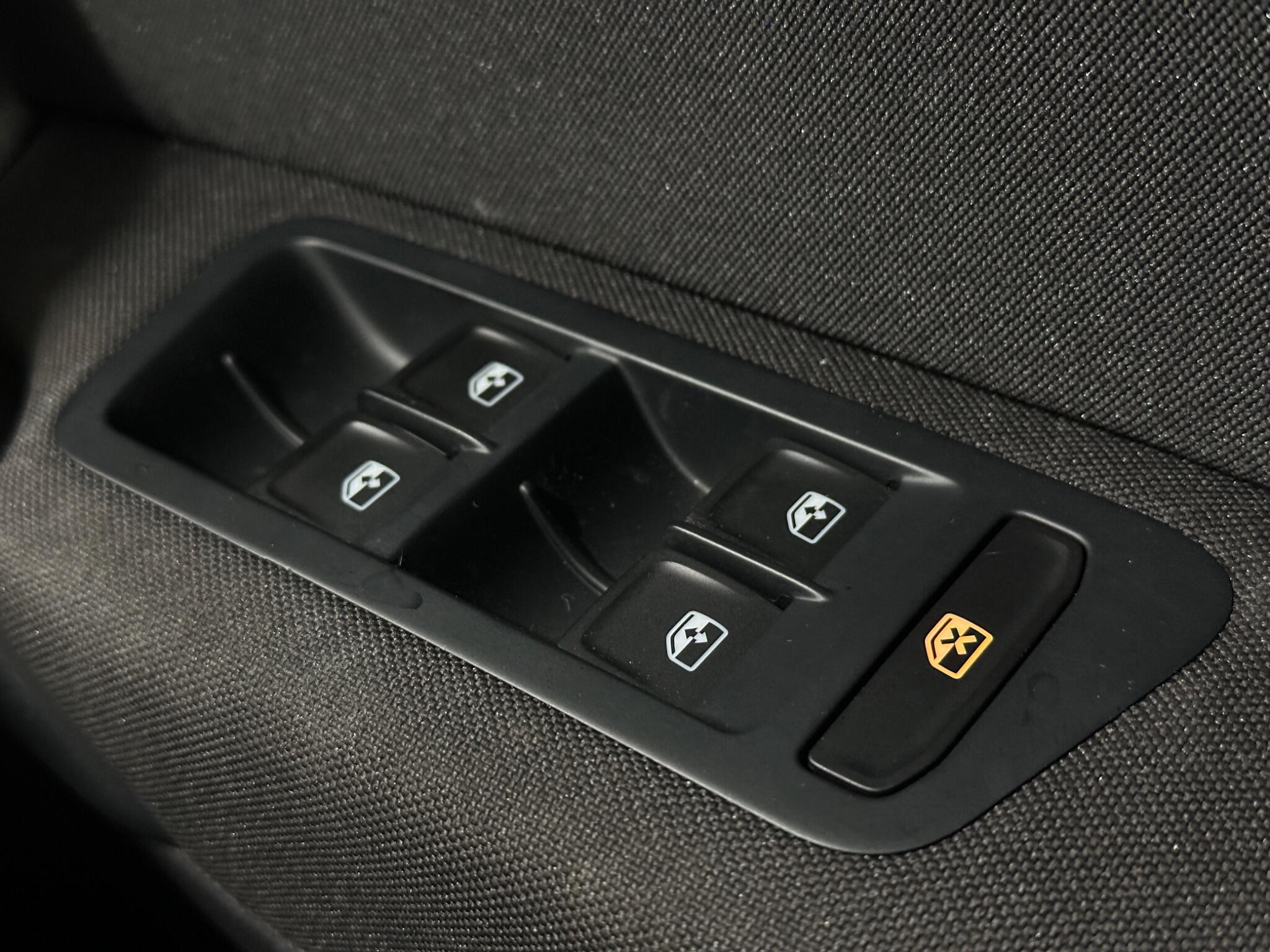 Volkswagen Golf Sportsvan view 19