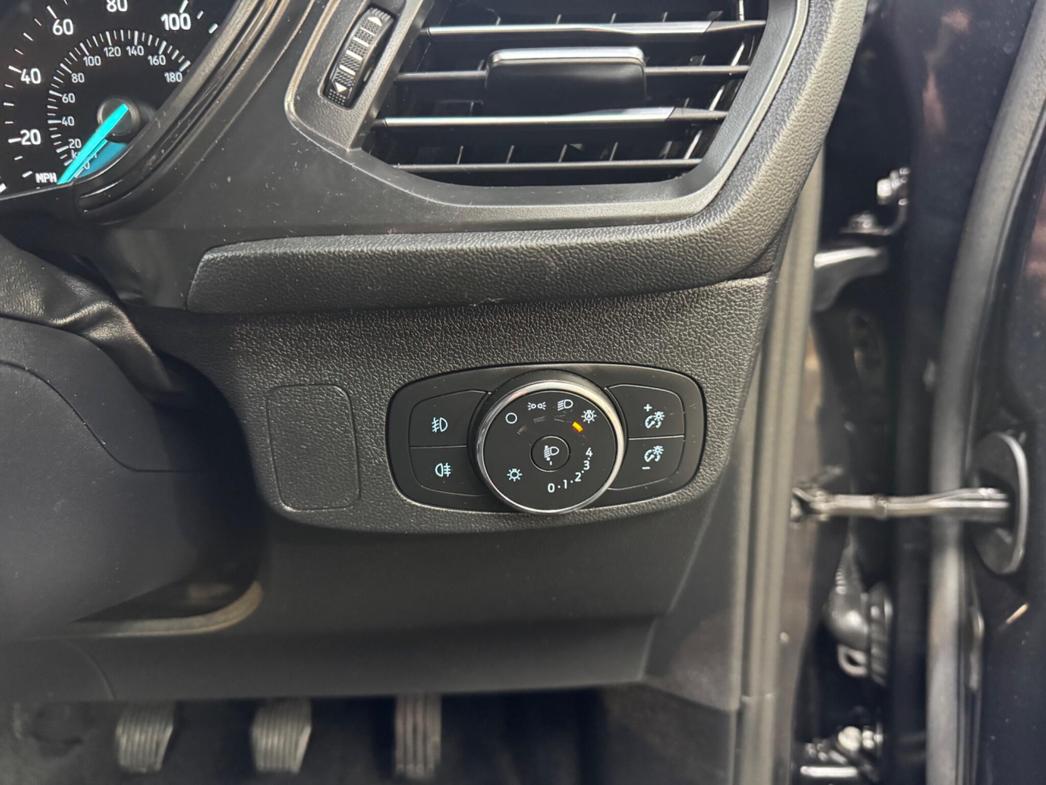 Ford Focus view 29