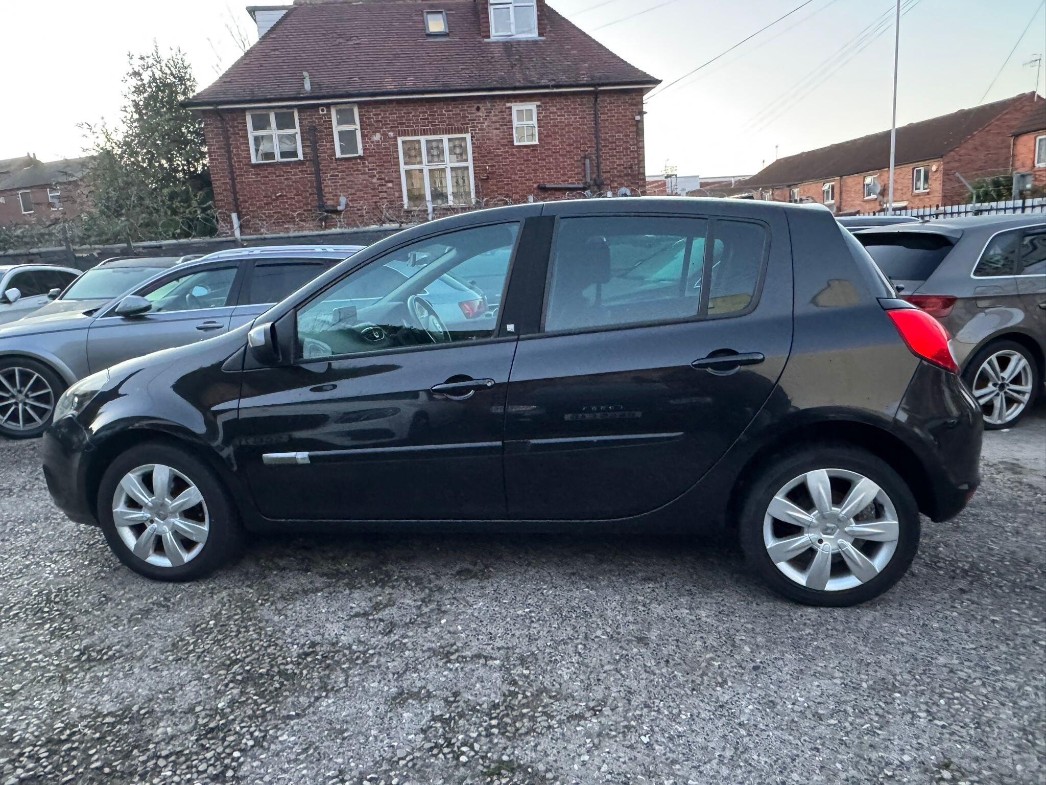 2010 Renault Clio image 6